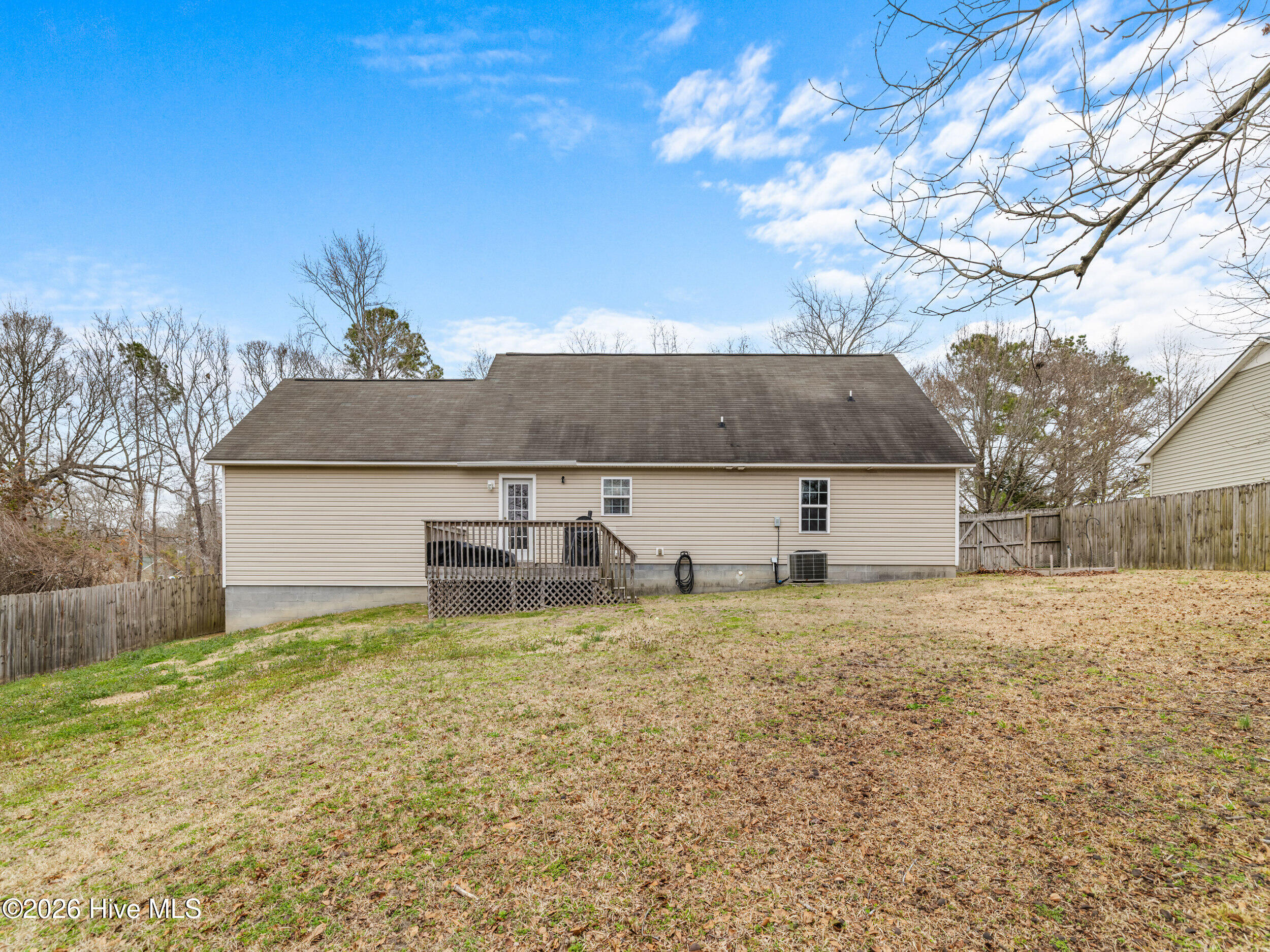 100558064 | Photo 33