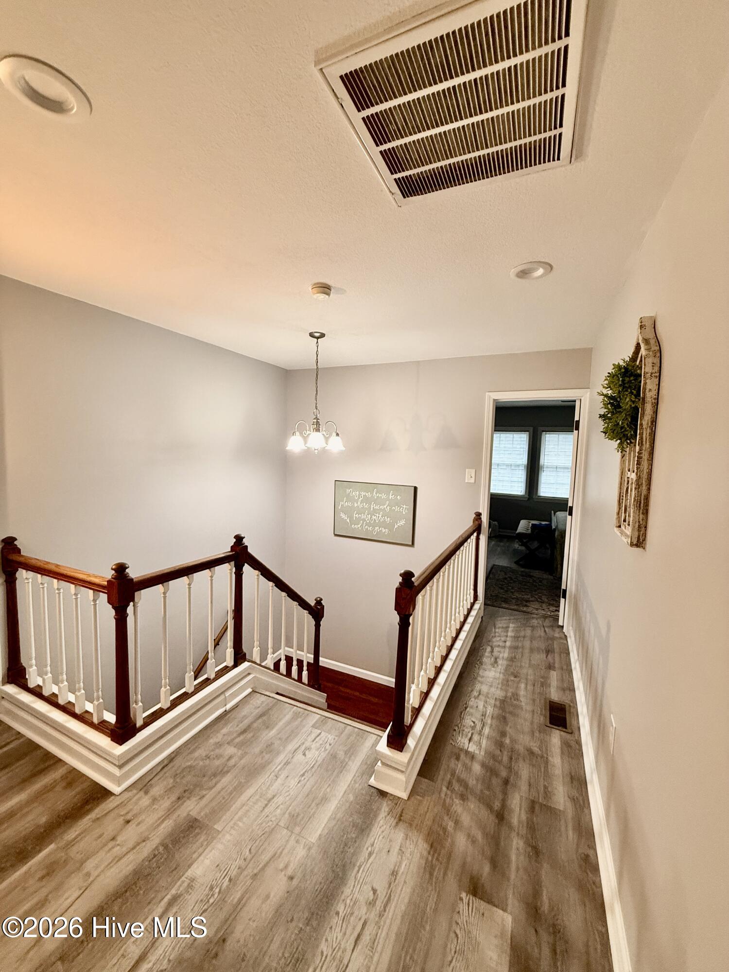 100559572 | Photo 22