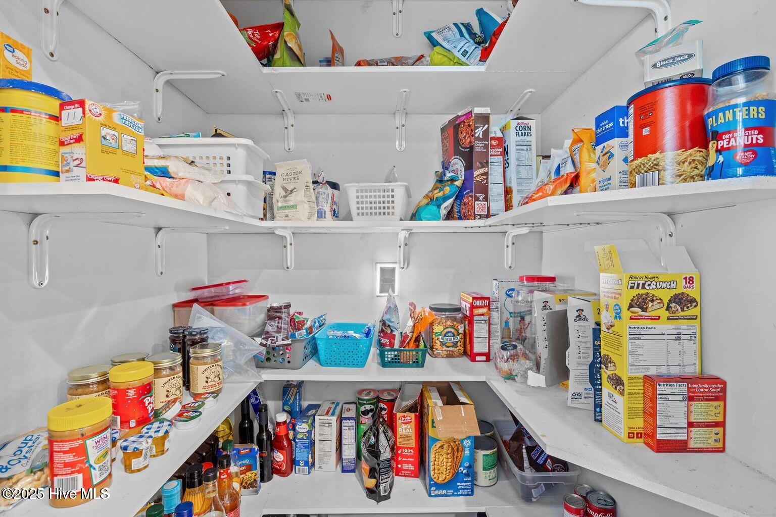 100531183 | Photo 19