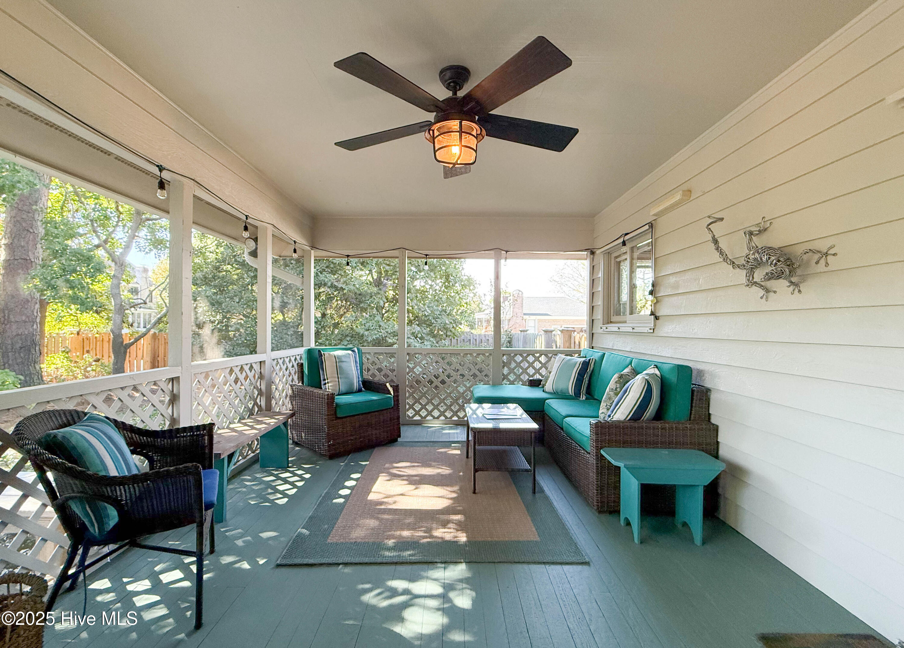 100538841 | Photo 56