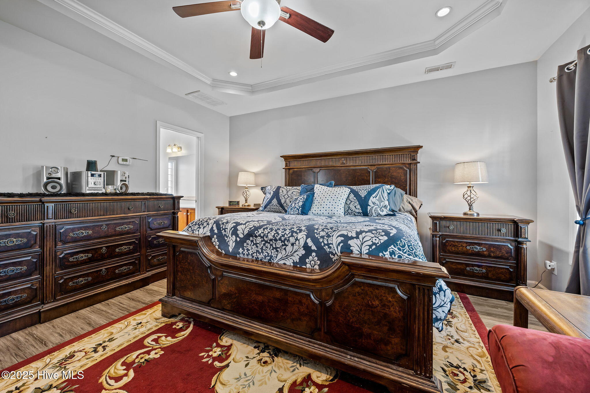 100532317 | Photo 13