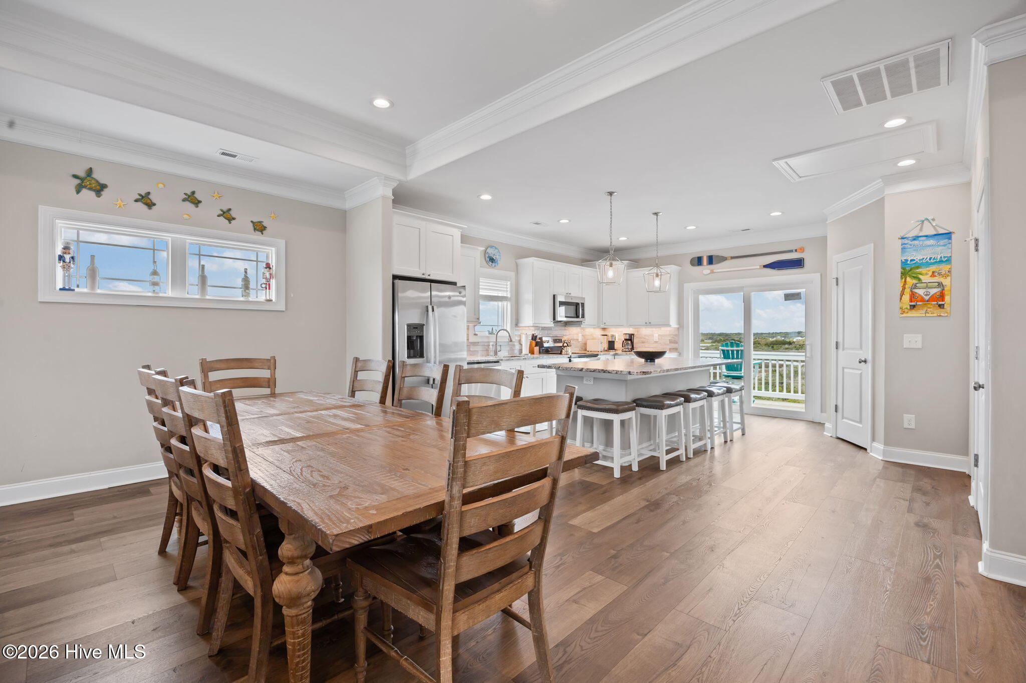 100565751 | Photo 26