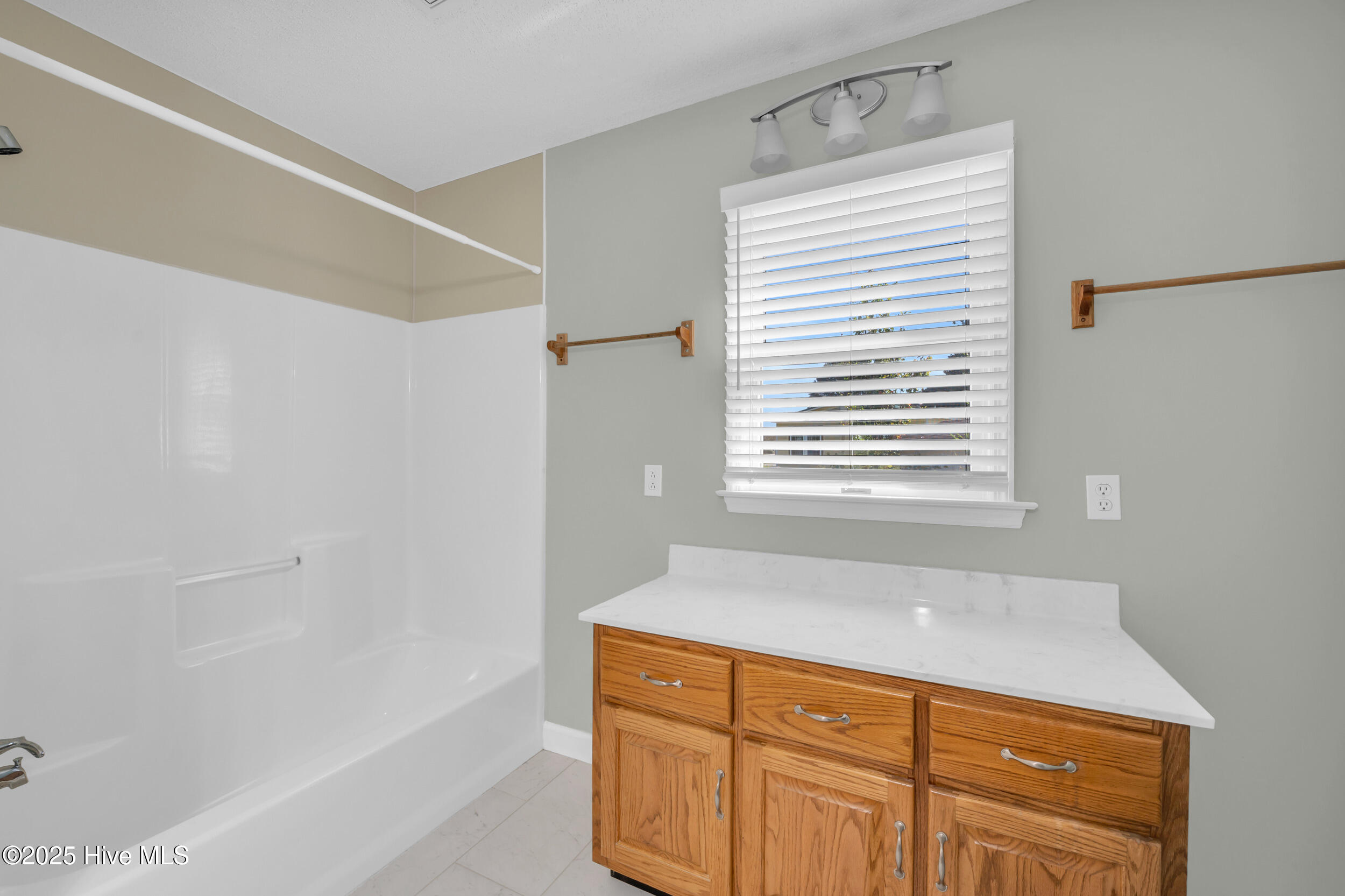 100532115 | Photo 20