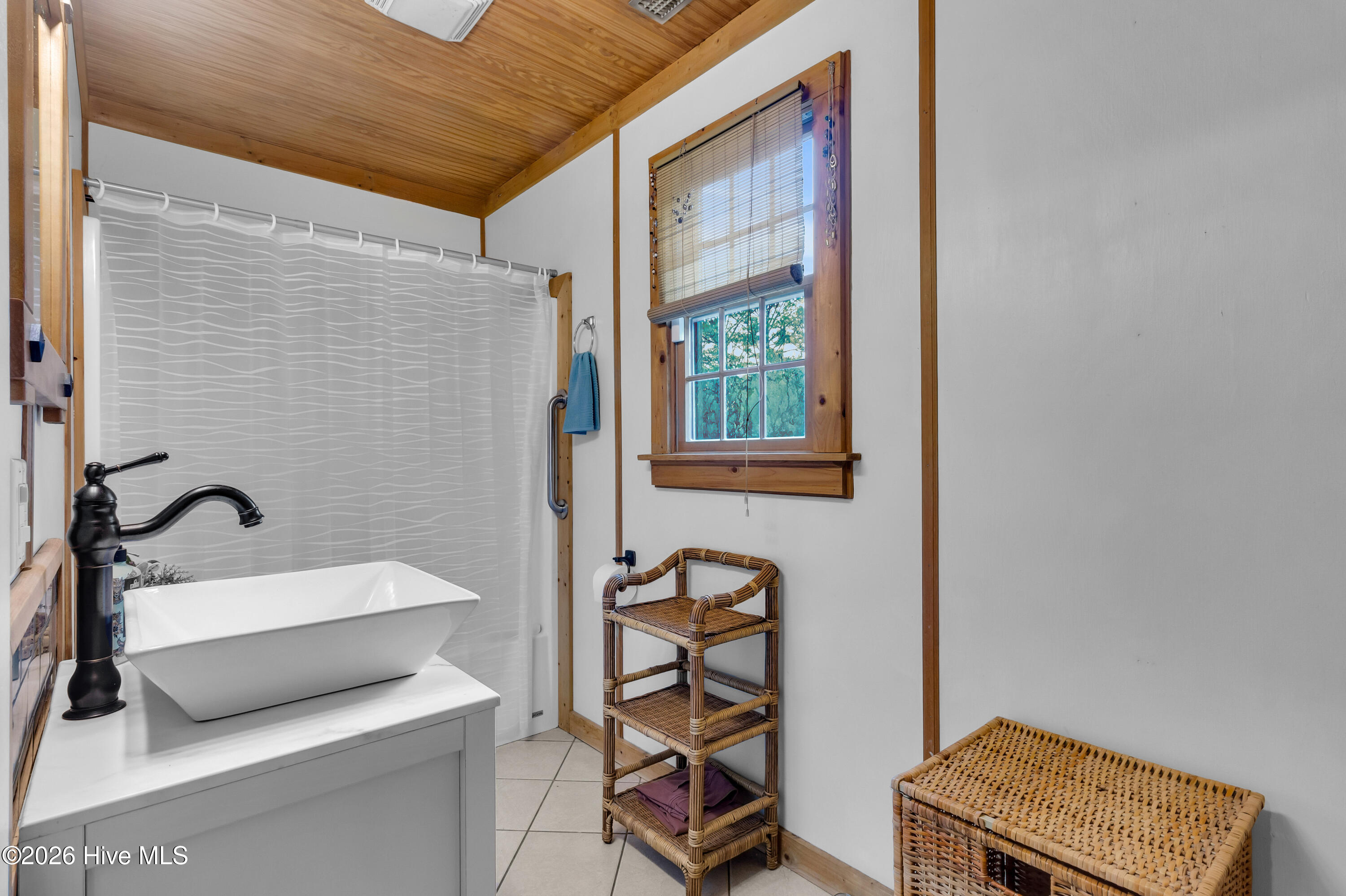 687 Alligator Creek Road,Merritt
