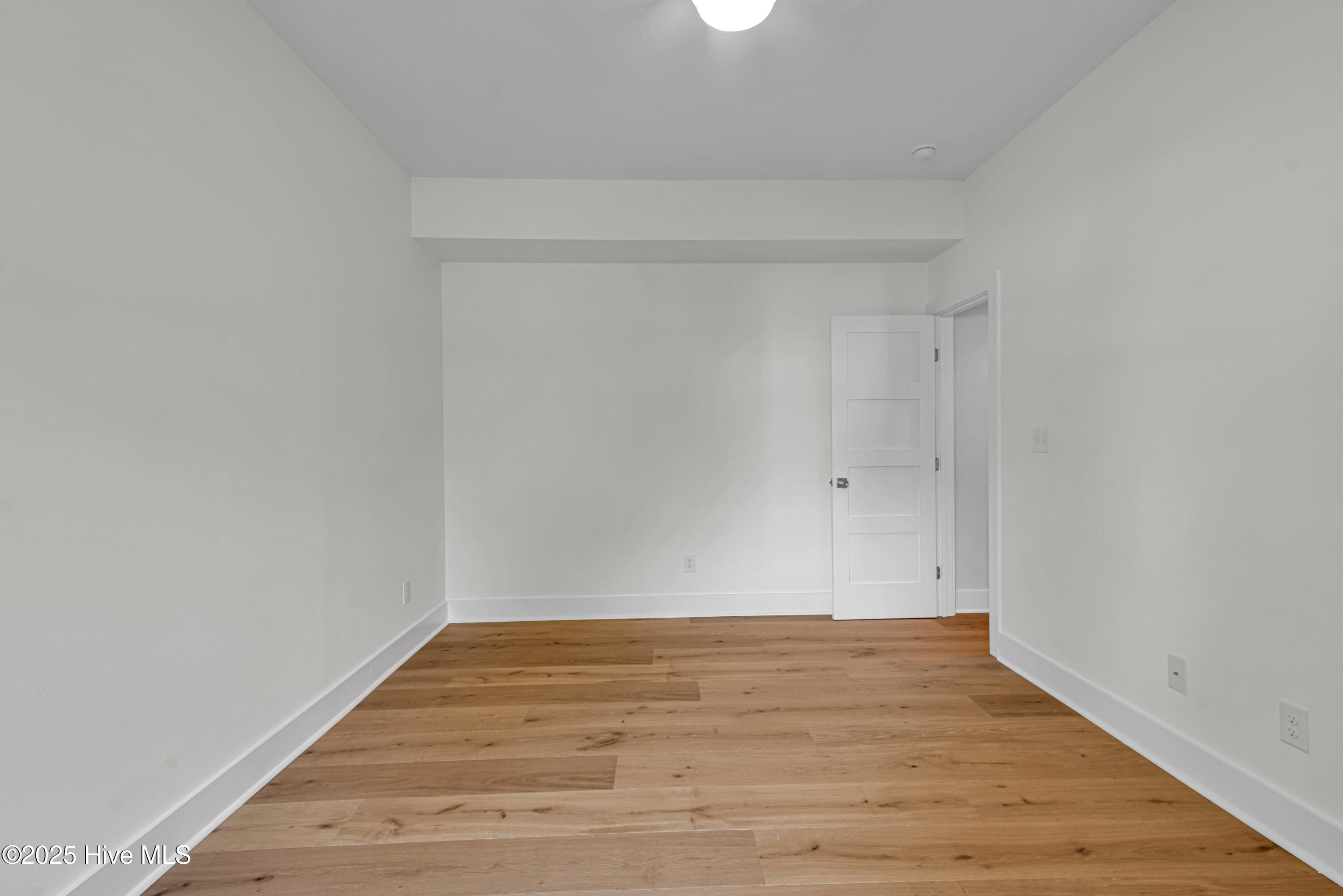 100542674 | Photo 47