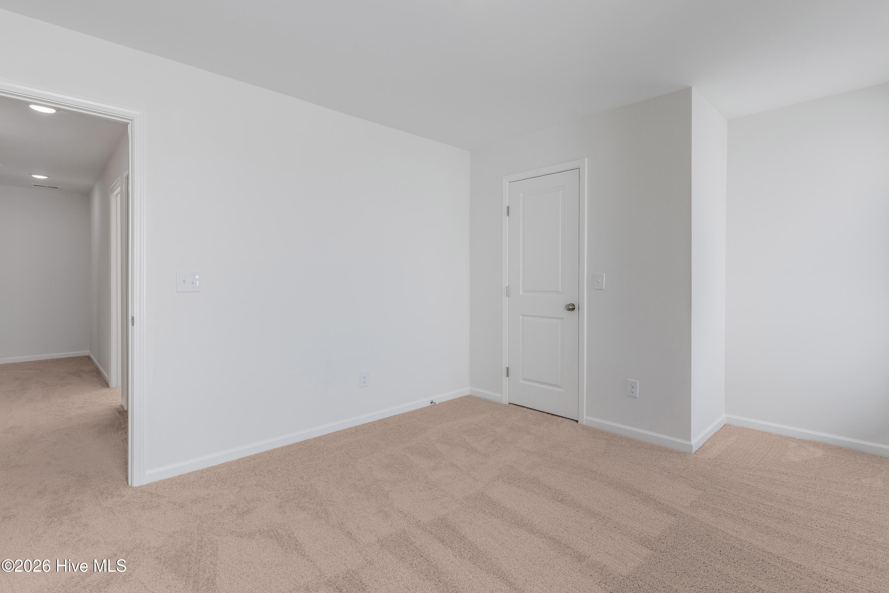 100563545 | Photo 23