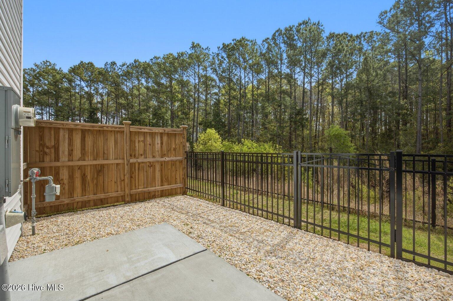 100565820 | Photo 34