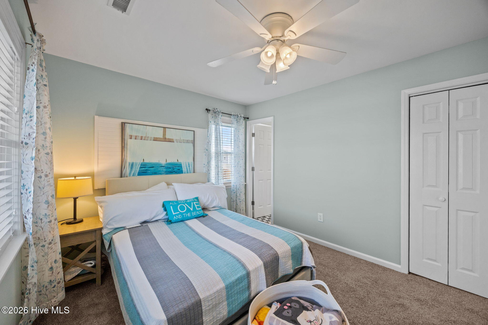 100553918 | Photo 30