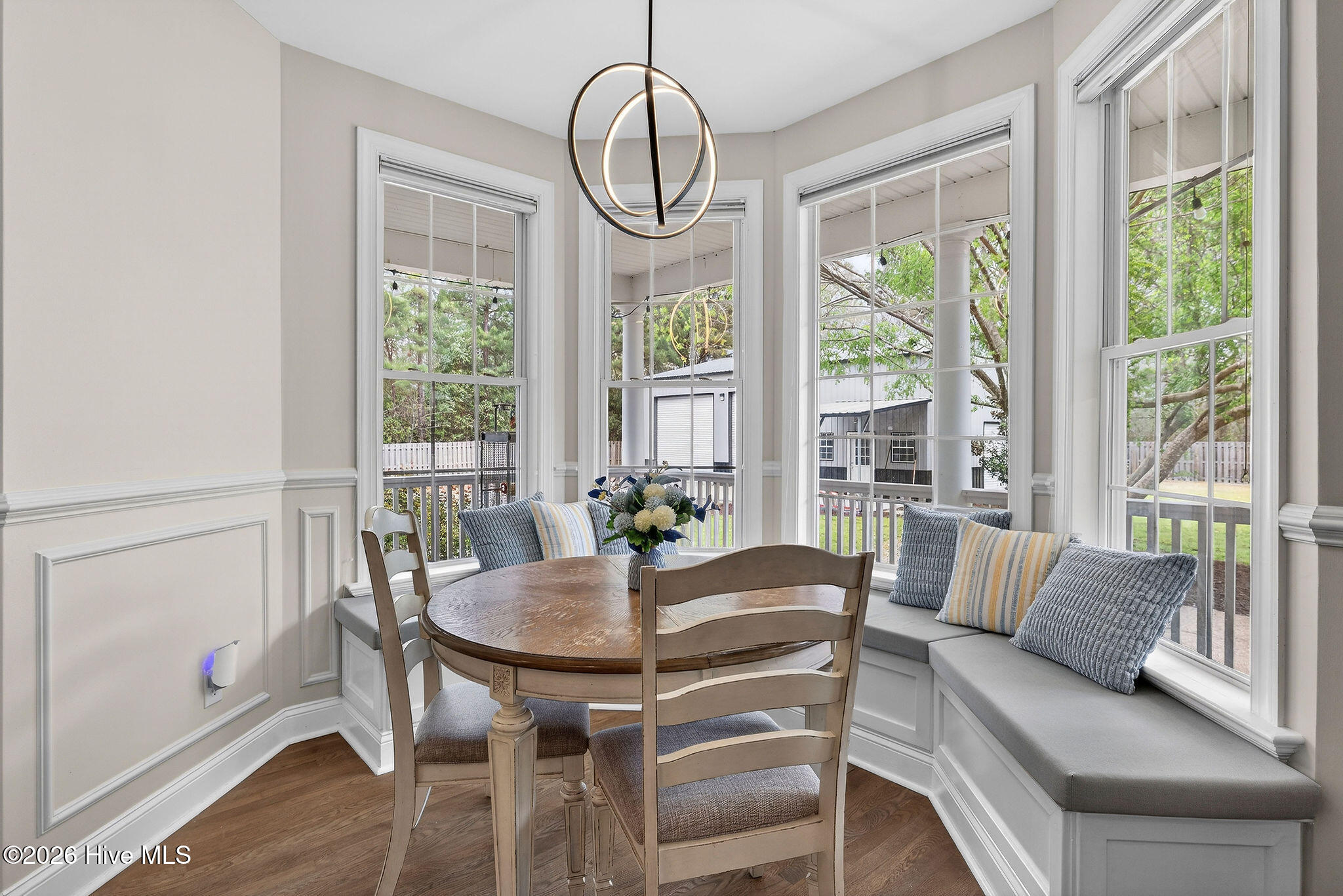 100563131 | Photo 21