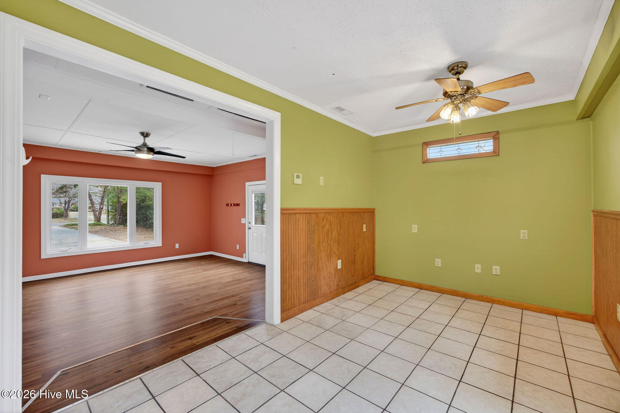 100557140 | Photo 30