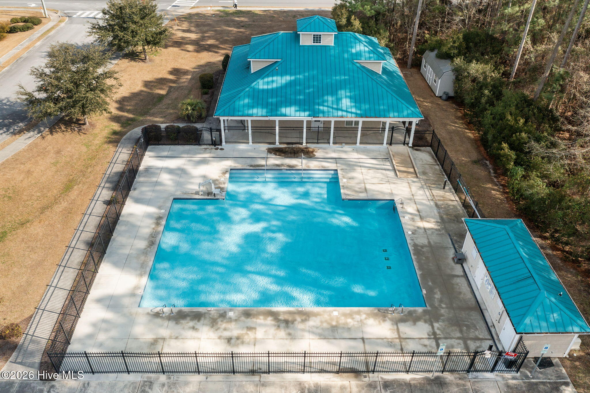 100548967 | Photo 48