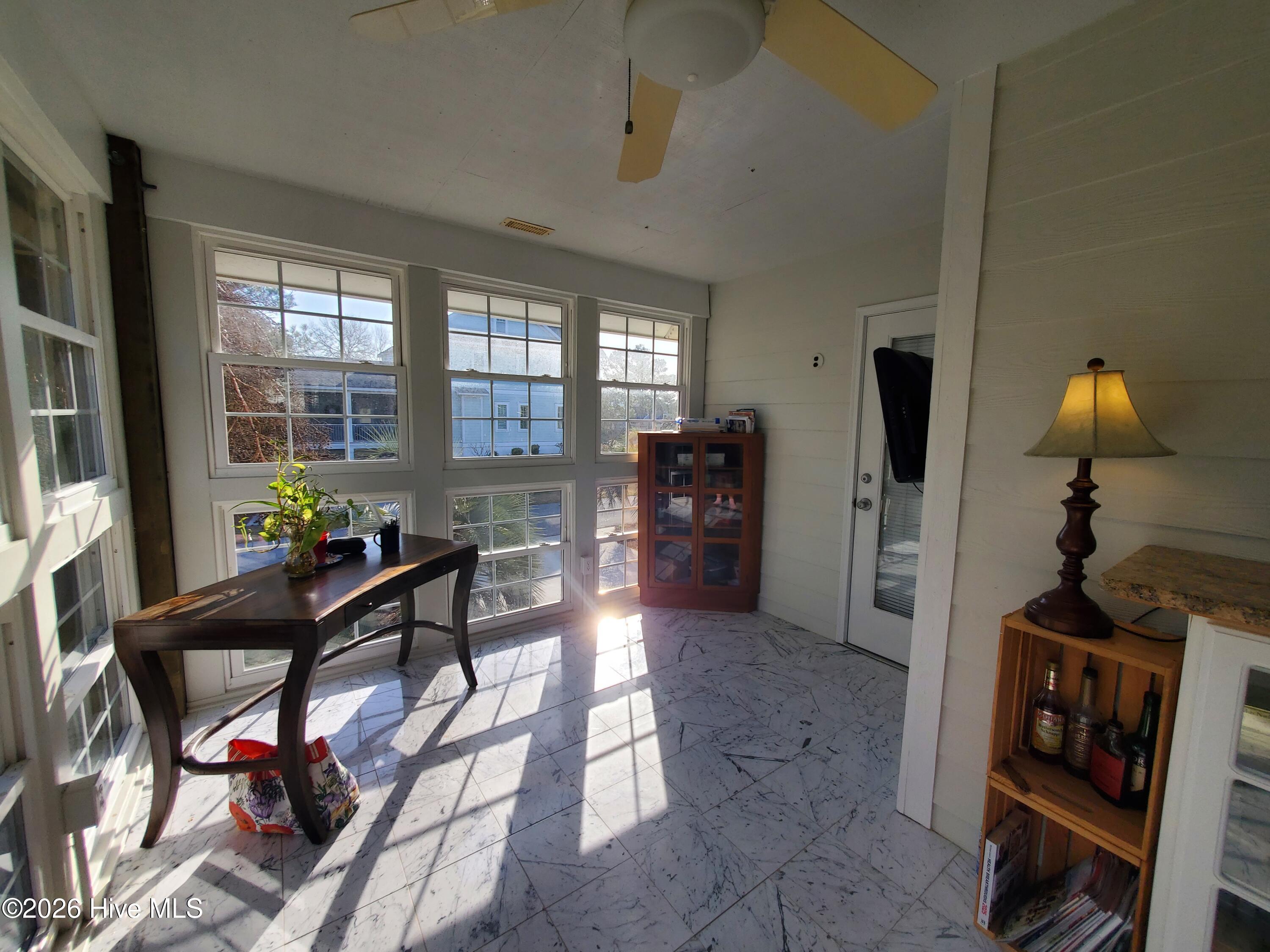 100560491 | Photo 32