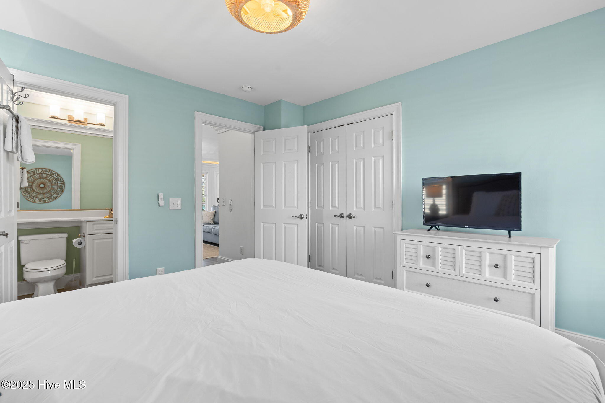 100535971 | Photo 37