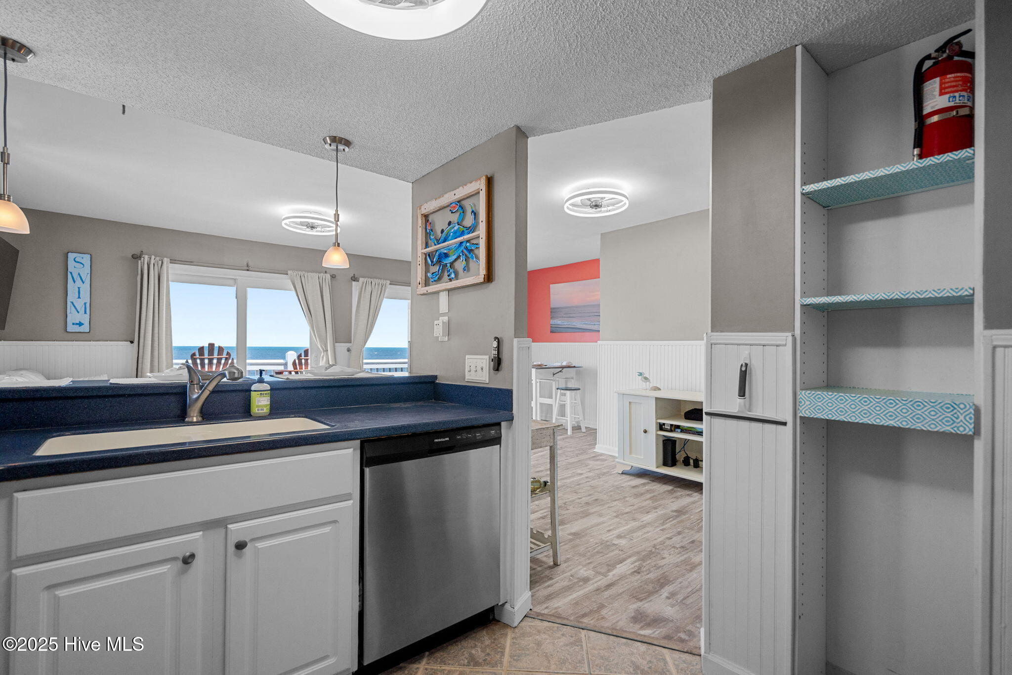 1518 Carolina Beach Avenue N D9, Carolina Beach, NC 28428 – photo 17: kitchen 3