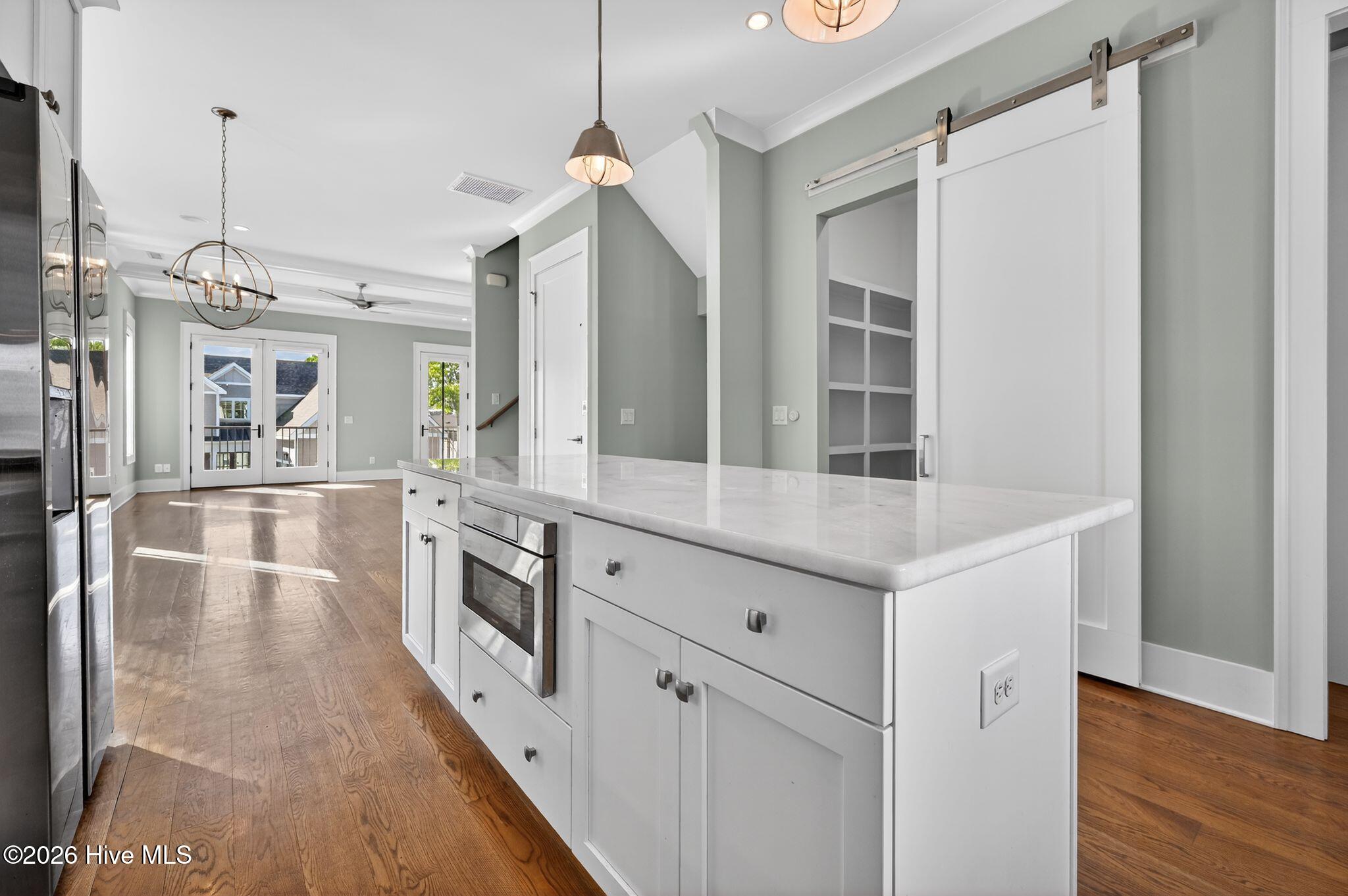 100567554 | Photo 12