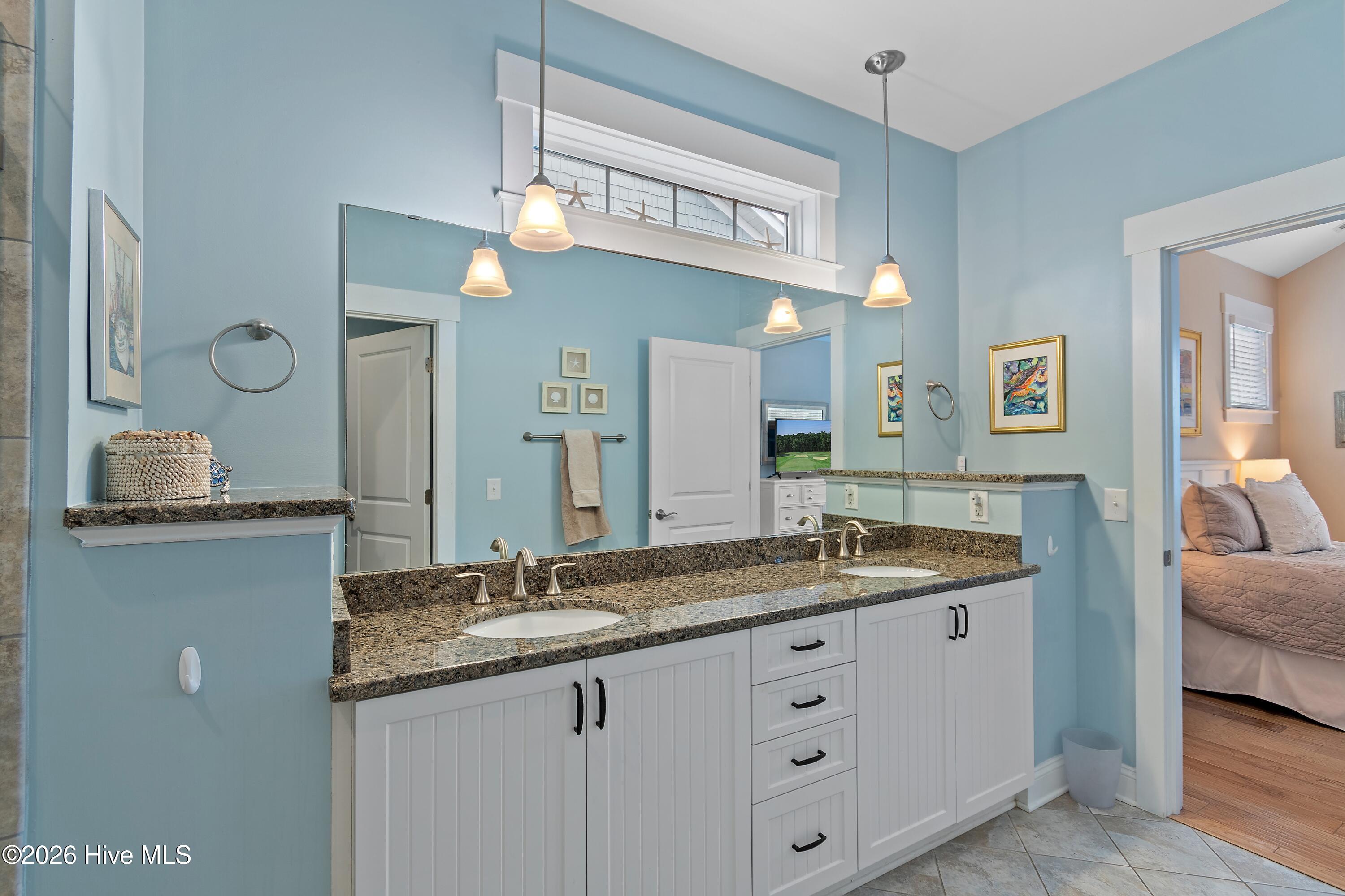 100549394 | Photo 21