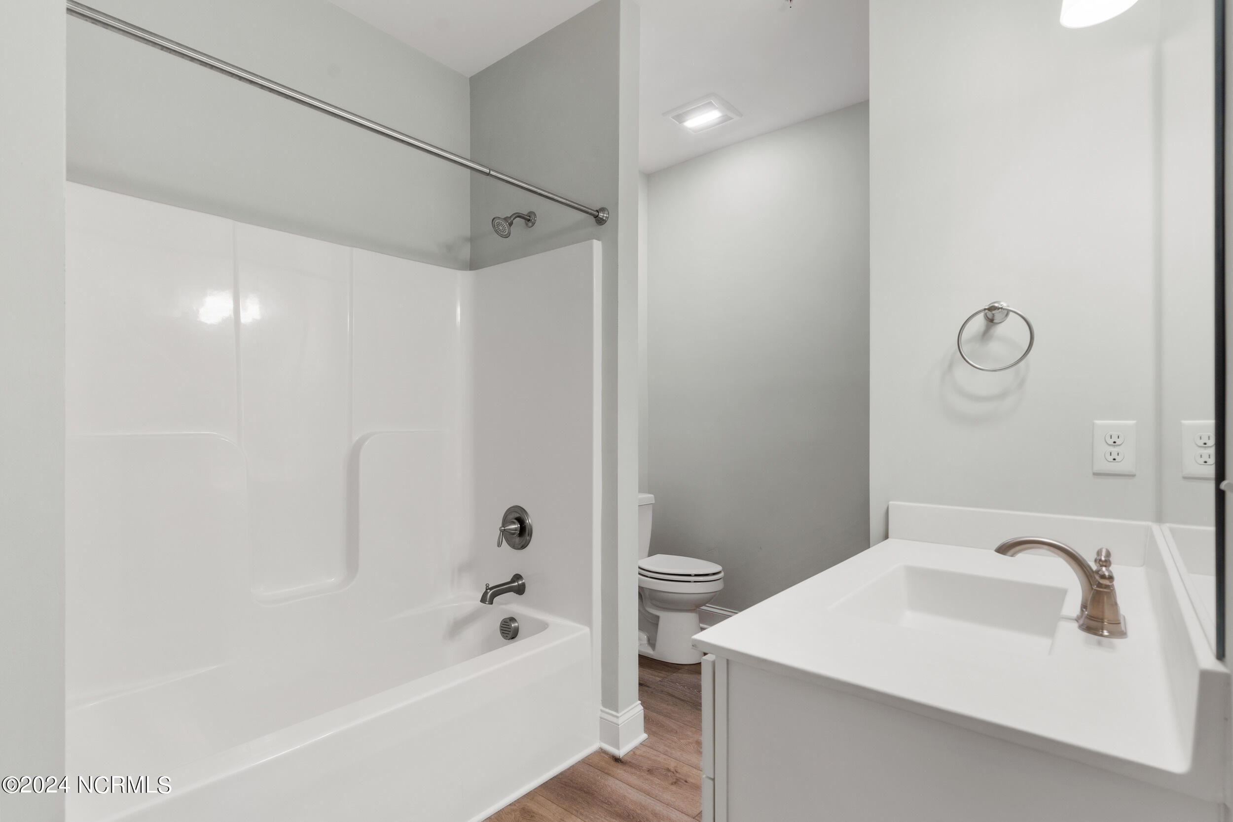 100552066 | Photo 28