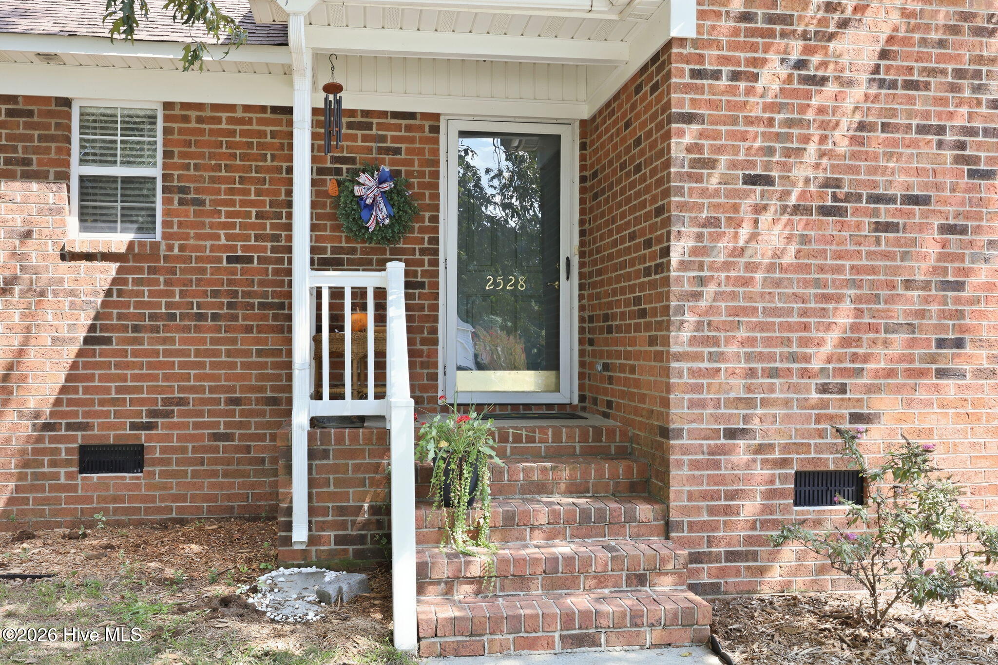 Exterior photo of 2528 Bradford Court, La Grange, NC 28551. MLS: 100598134