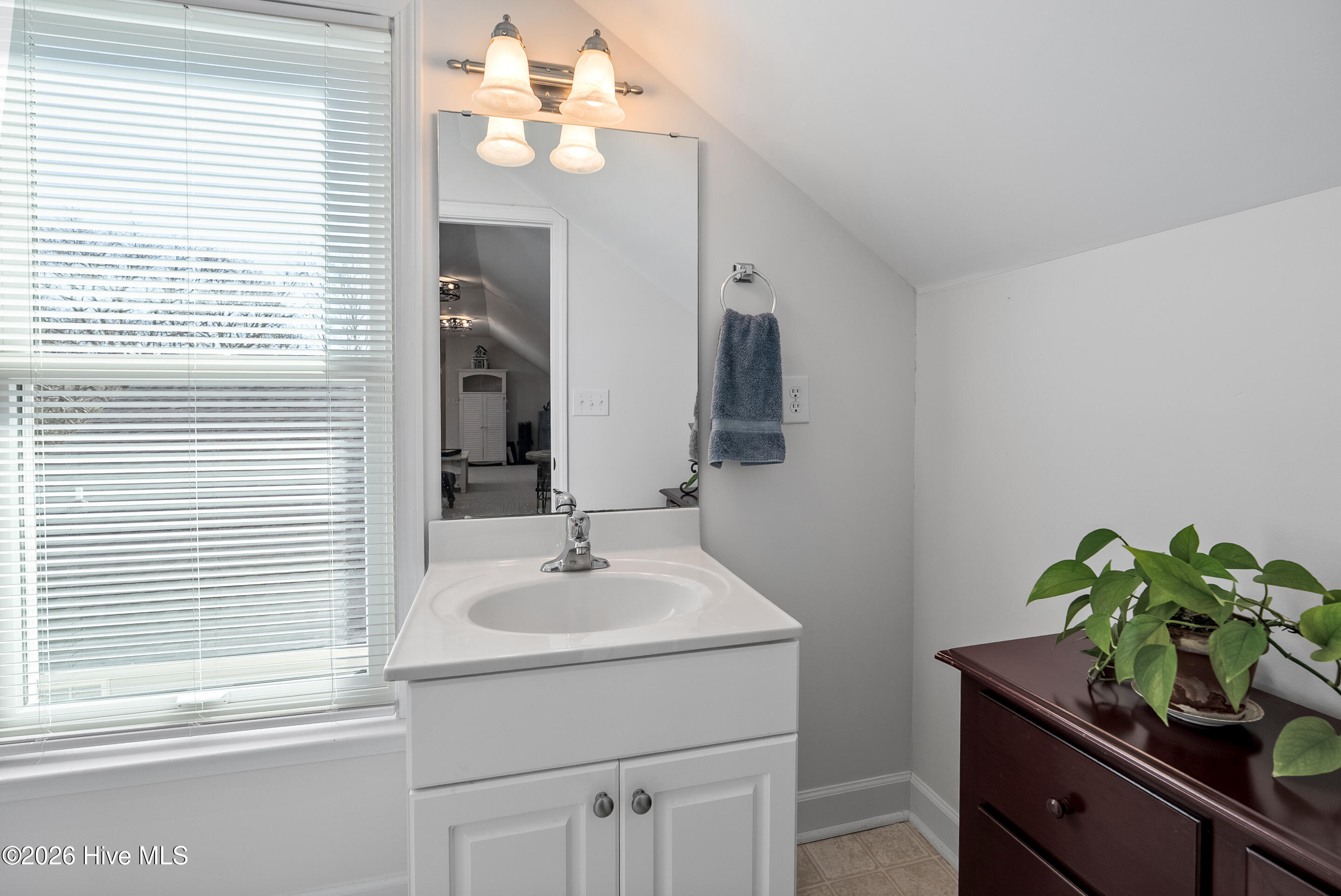 100559044 | Photo 39