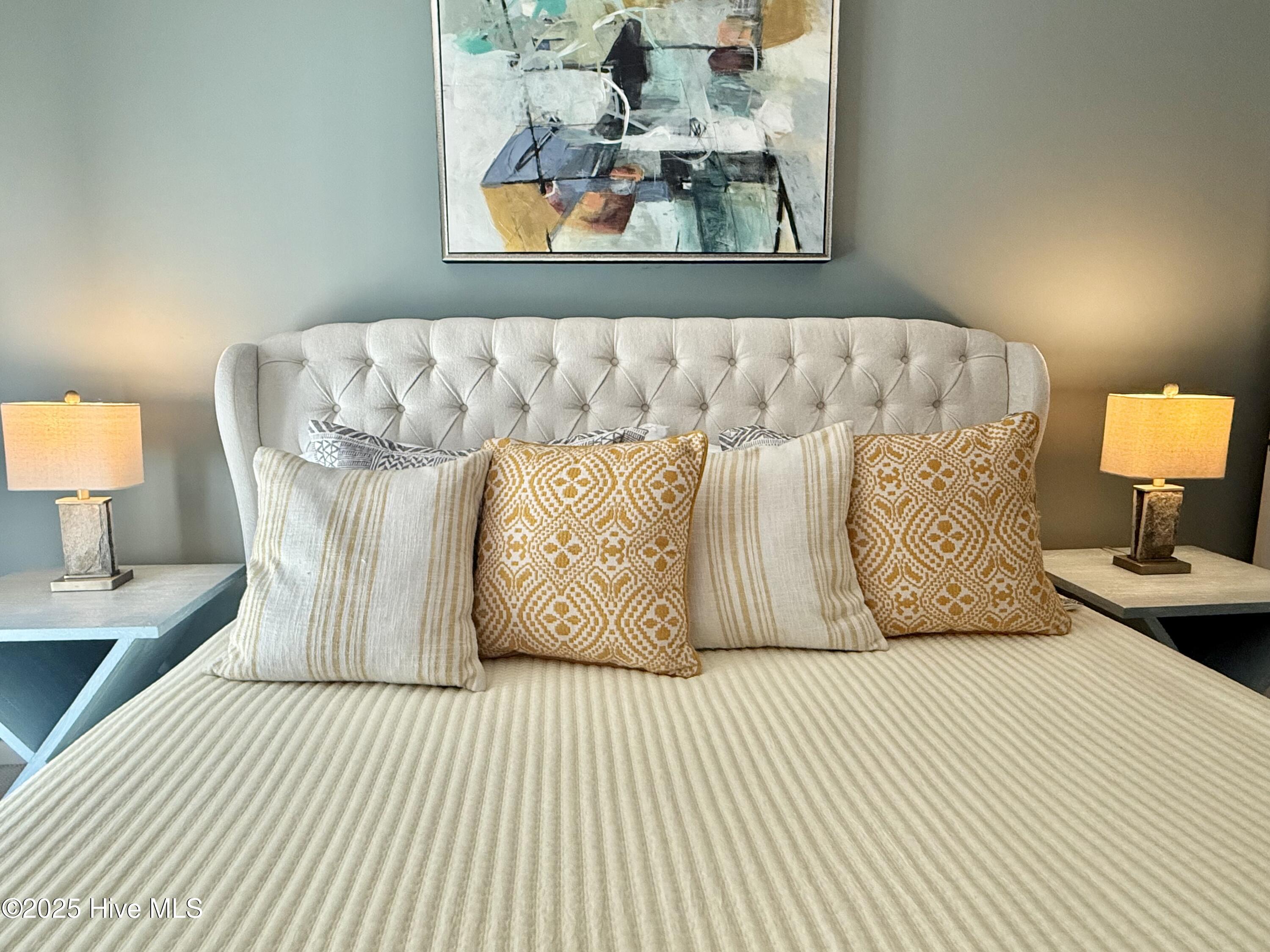 100565403 | Photo 11