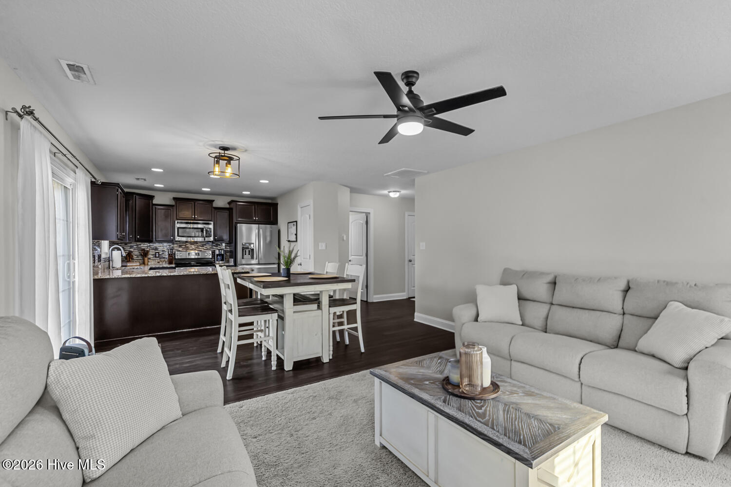 100552238 | Photo 22