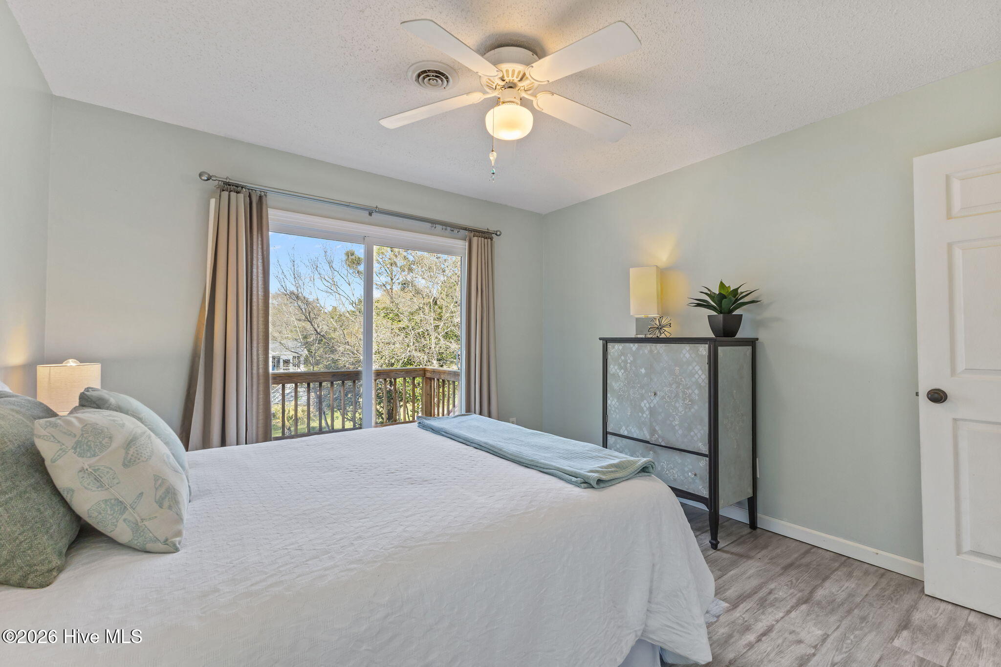 100561446 | Photo 21