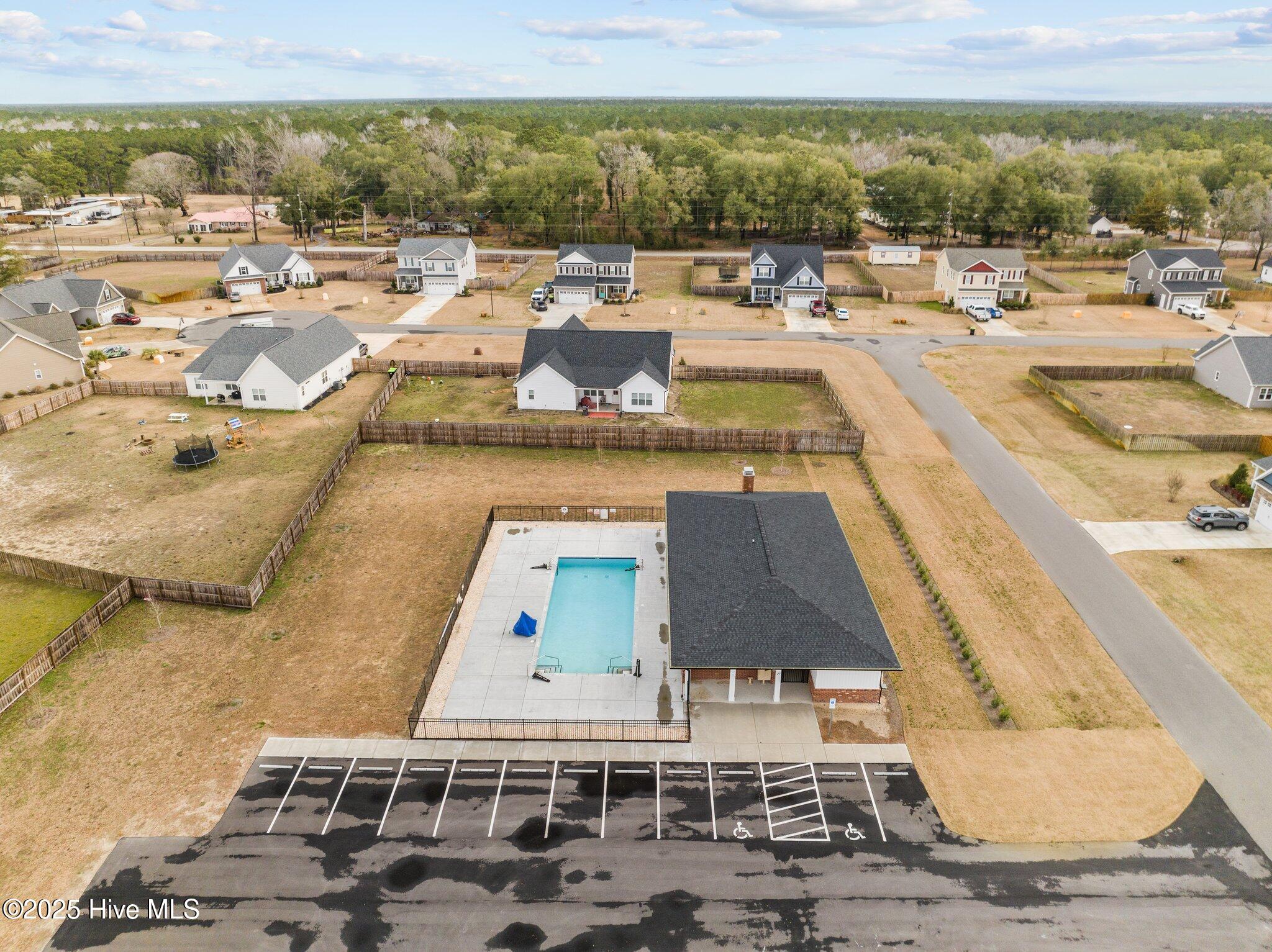 100531873 | Photo 13