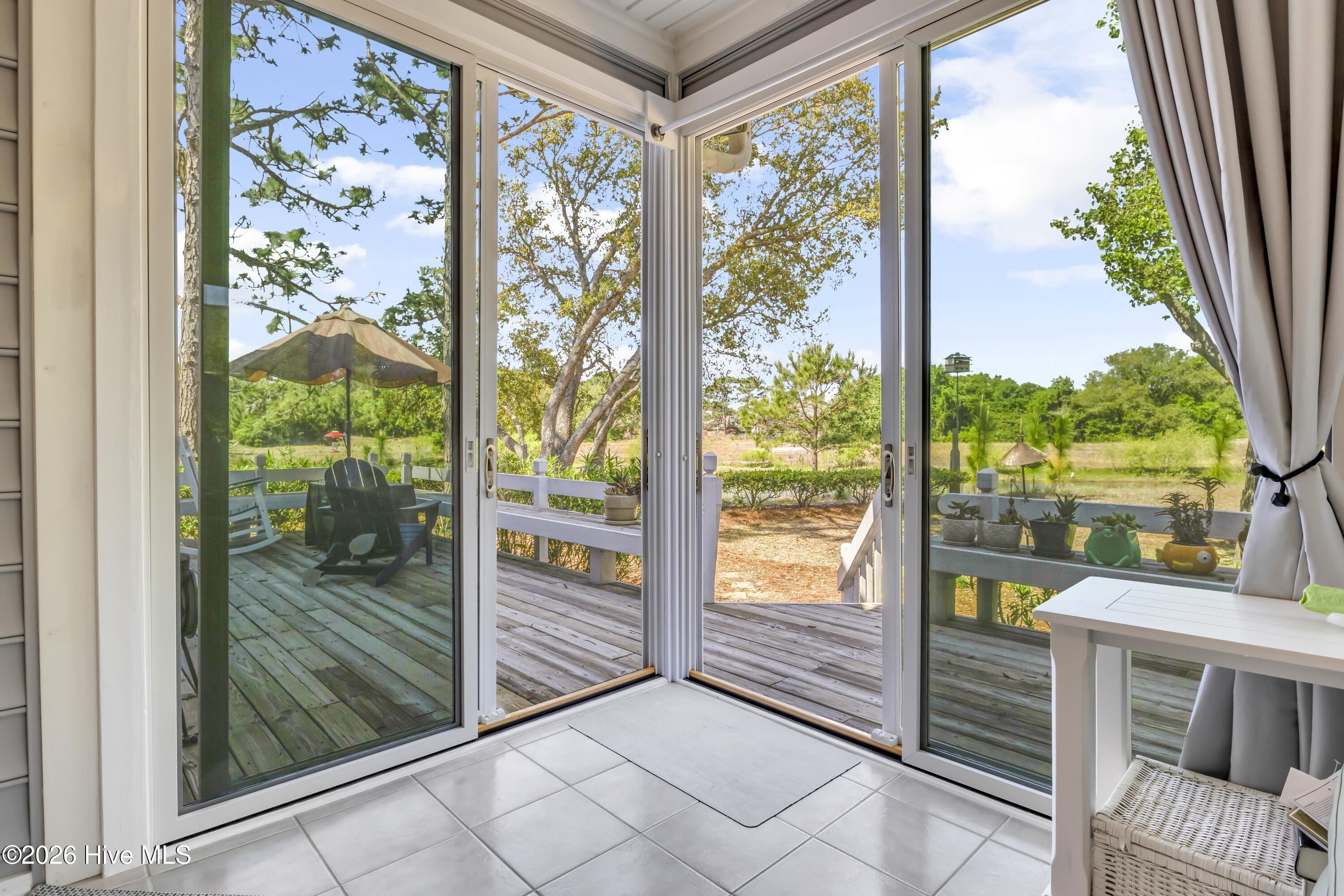 100566160 | Photo 38