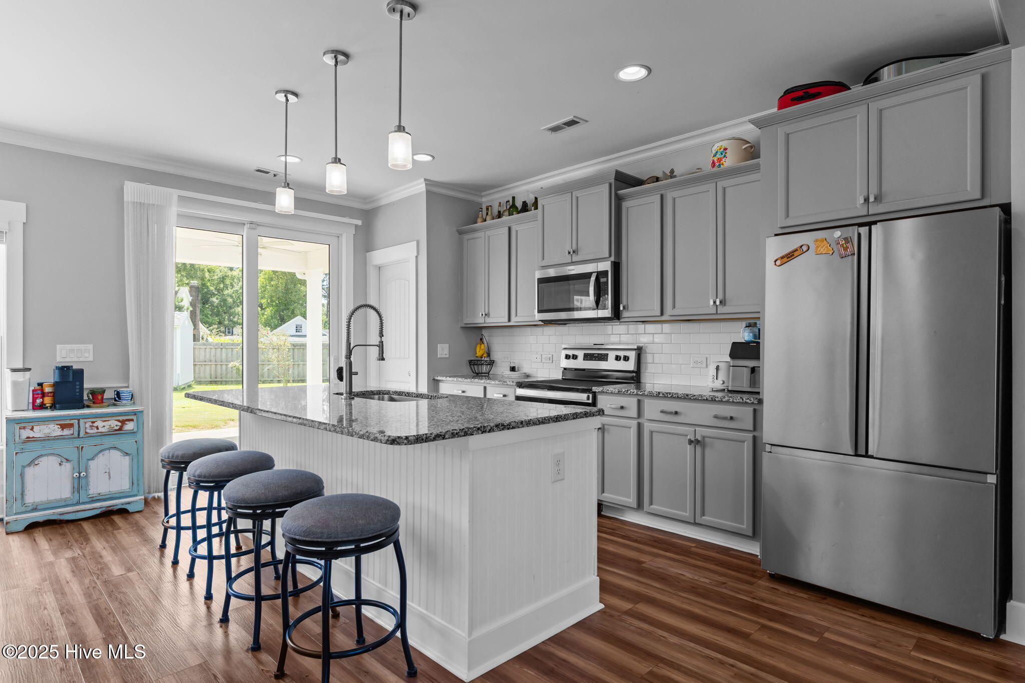 100528839 | Photo 18