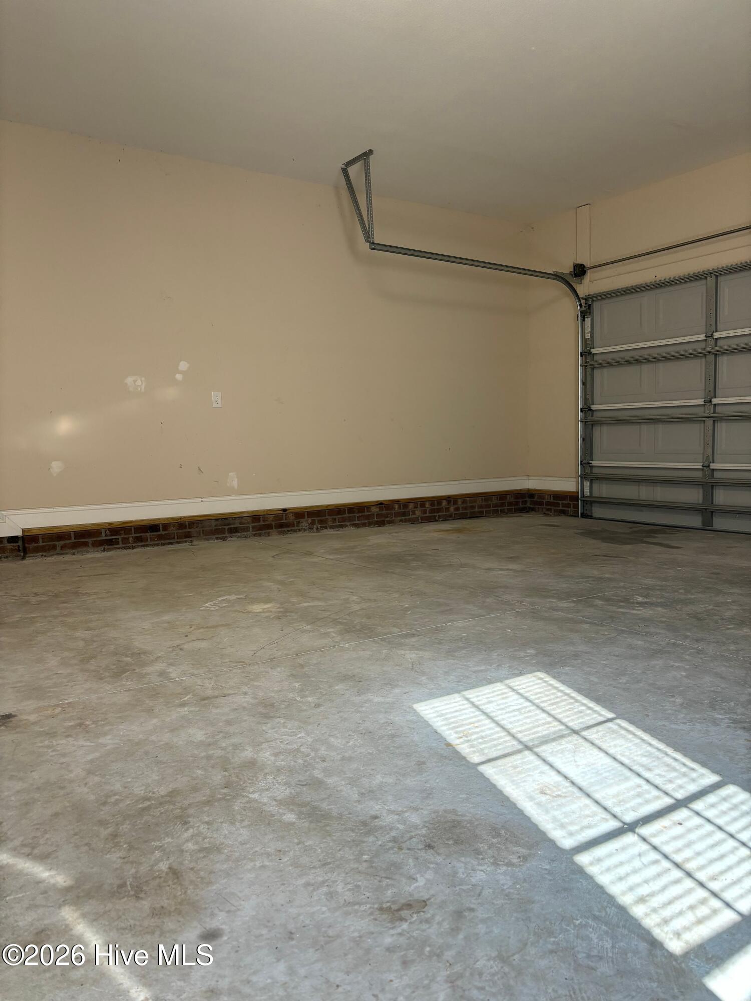 100557628 | Photo 44