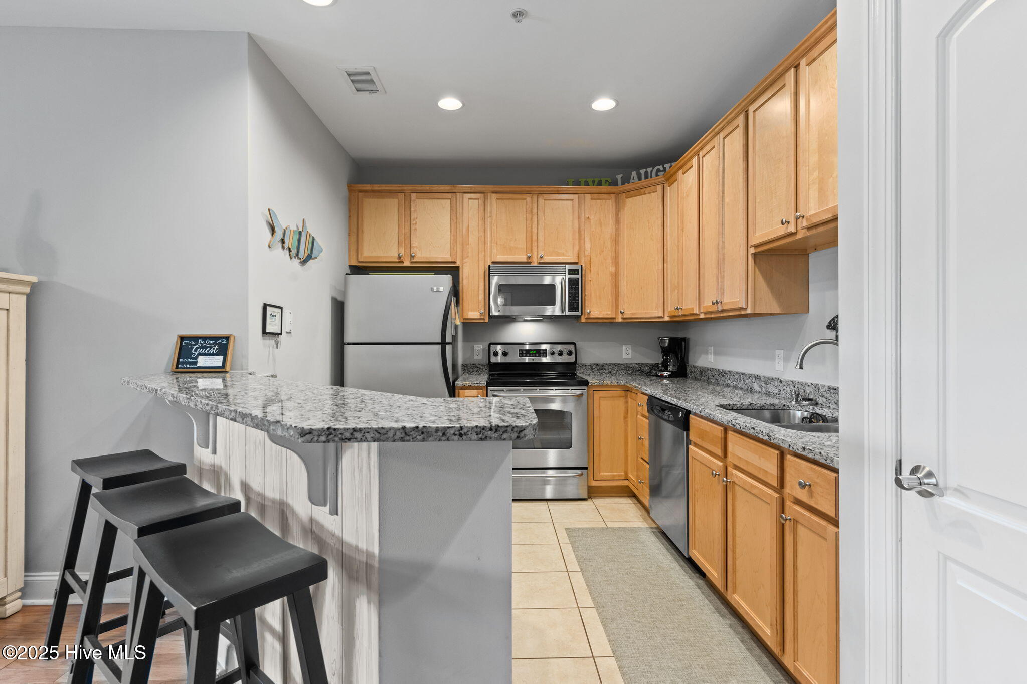 100545240 | Photo 13