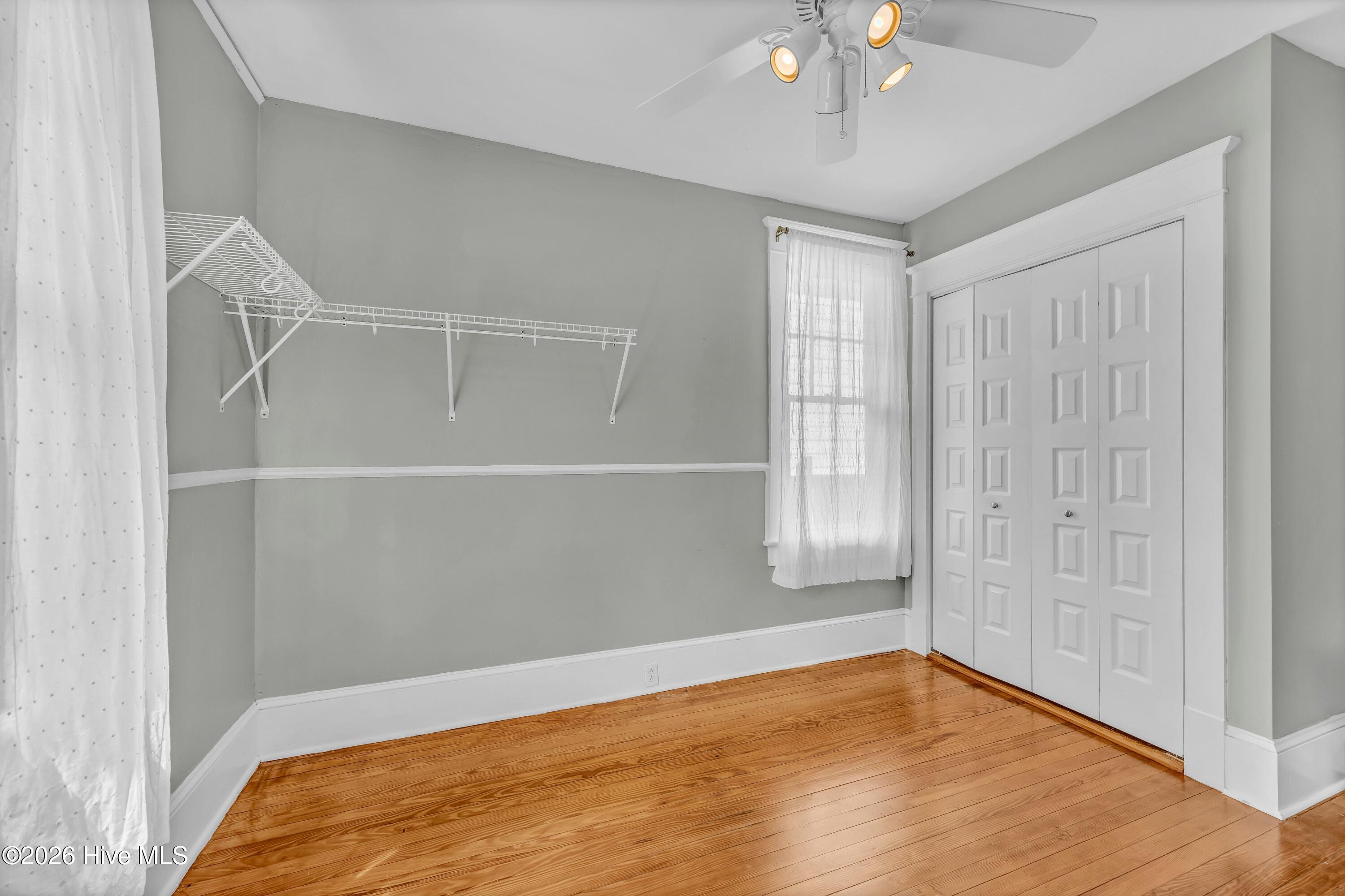 100565341 | Photo 19