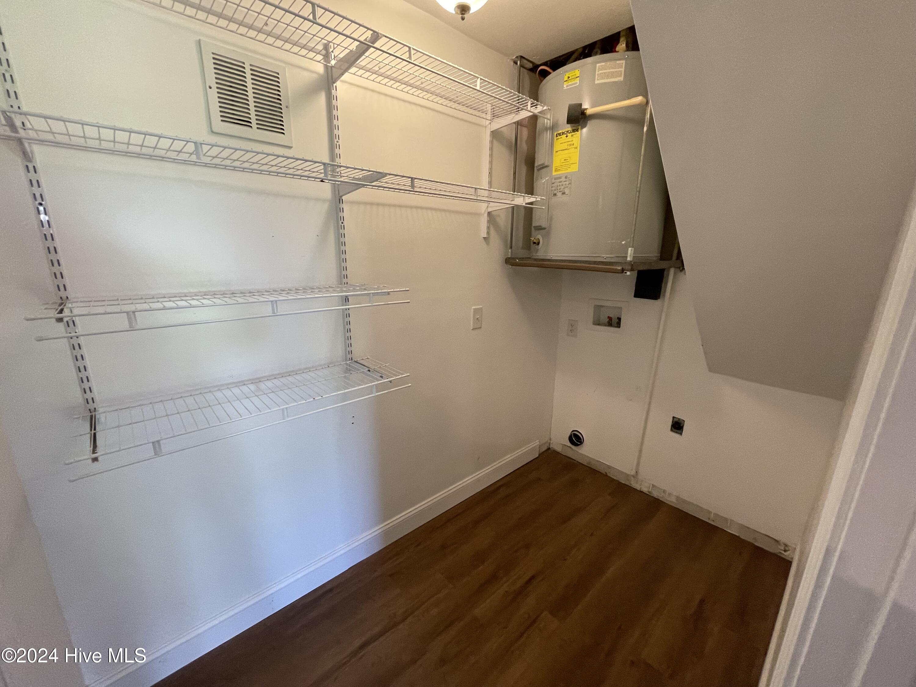 100549499 | Photo 16