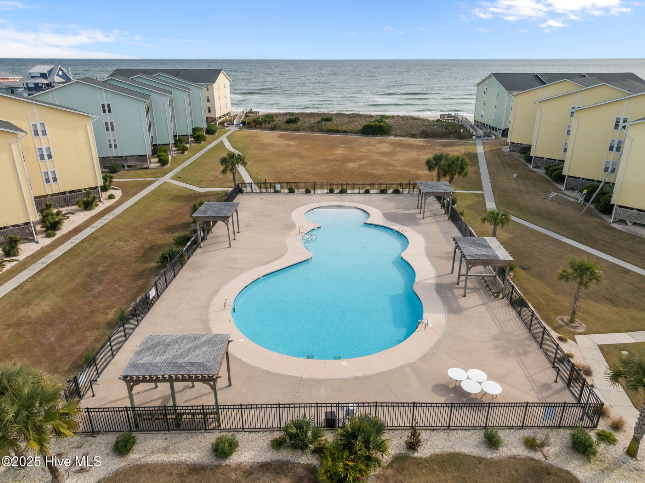 100543704 | Photo 27