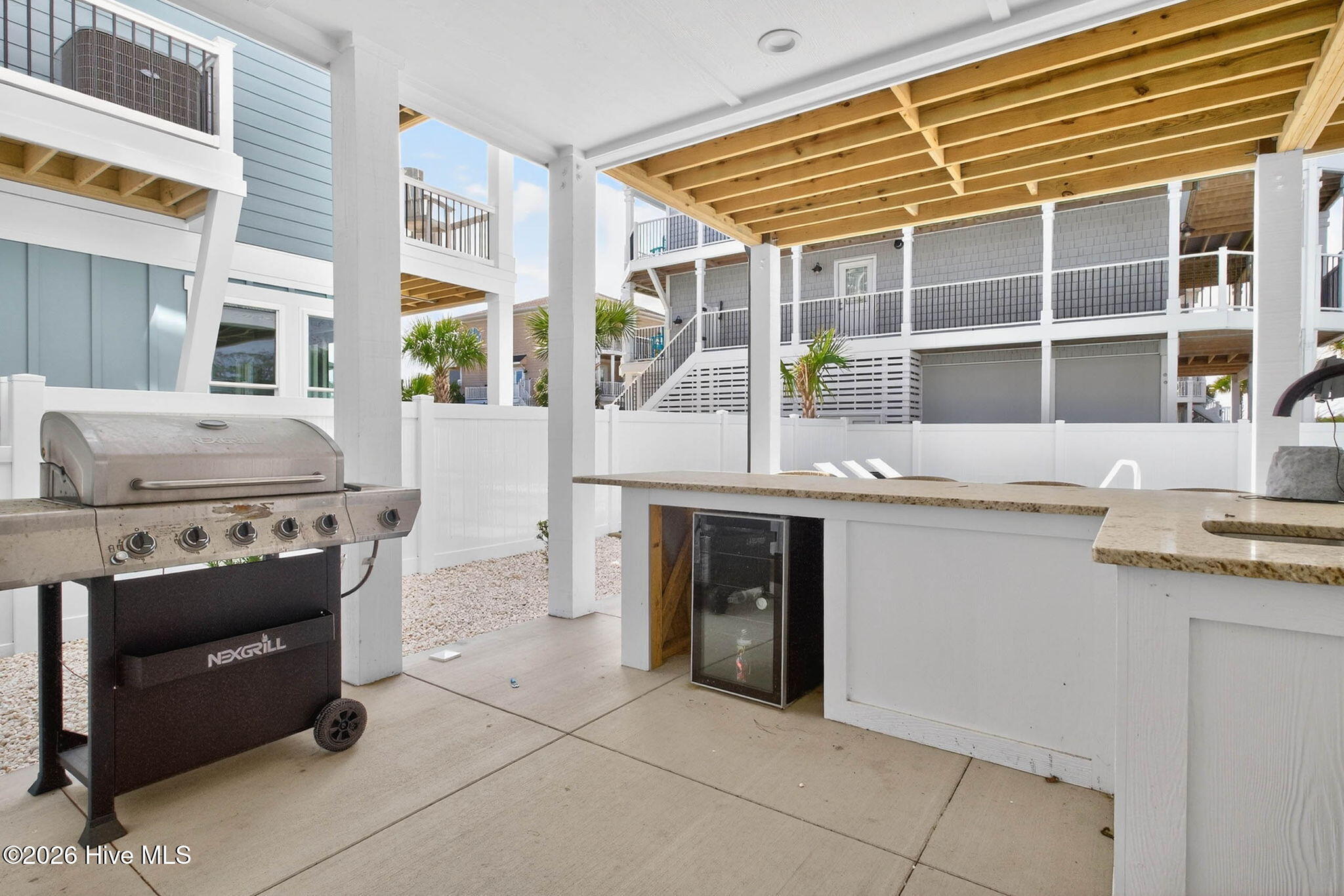 100560531 | Photo 38