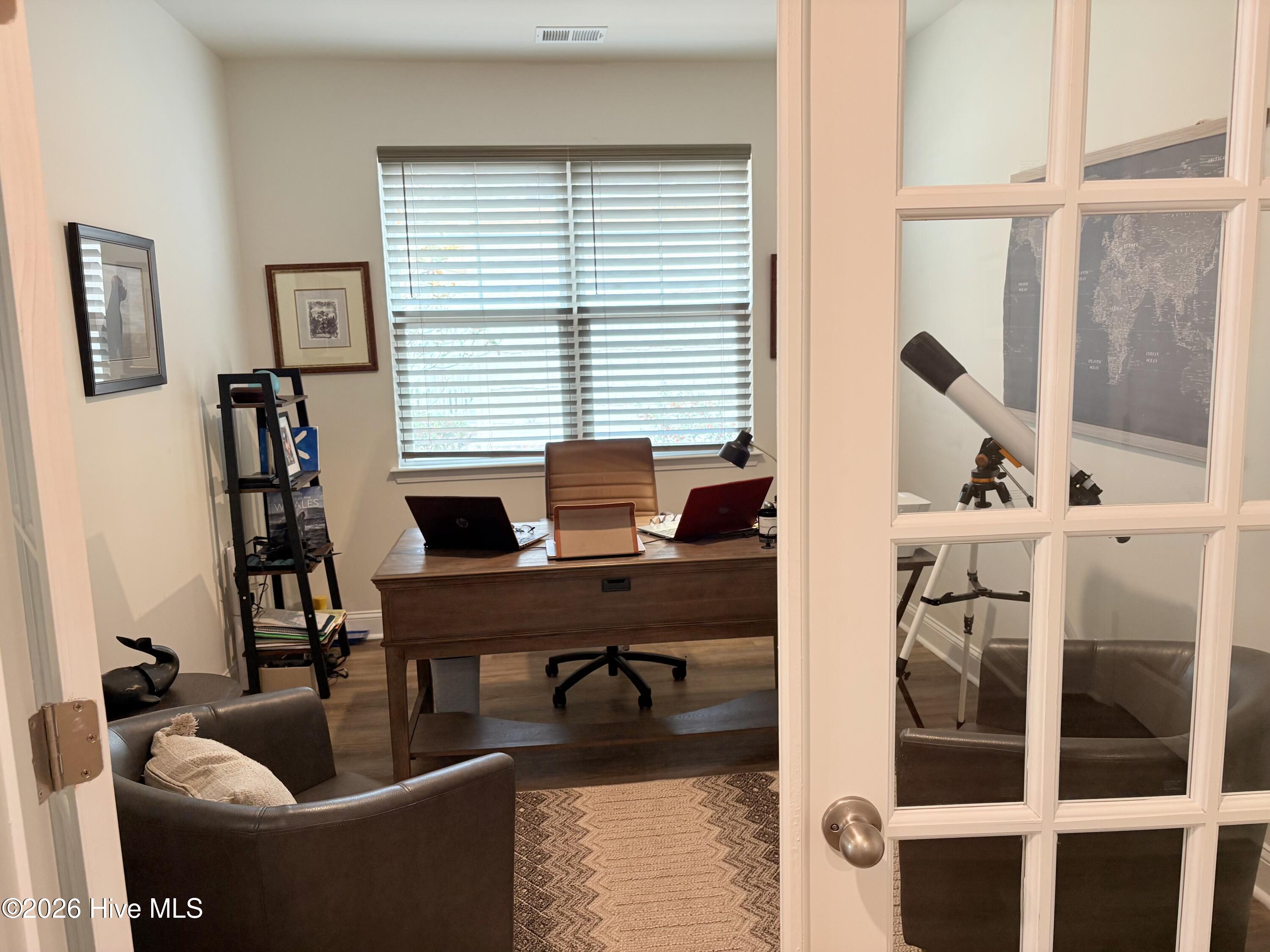 100555775 | Photo 18