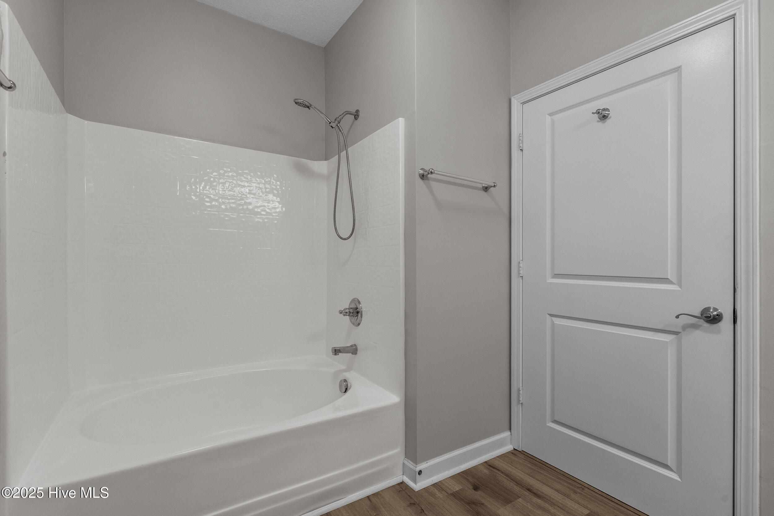 100540040 | Photo 34