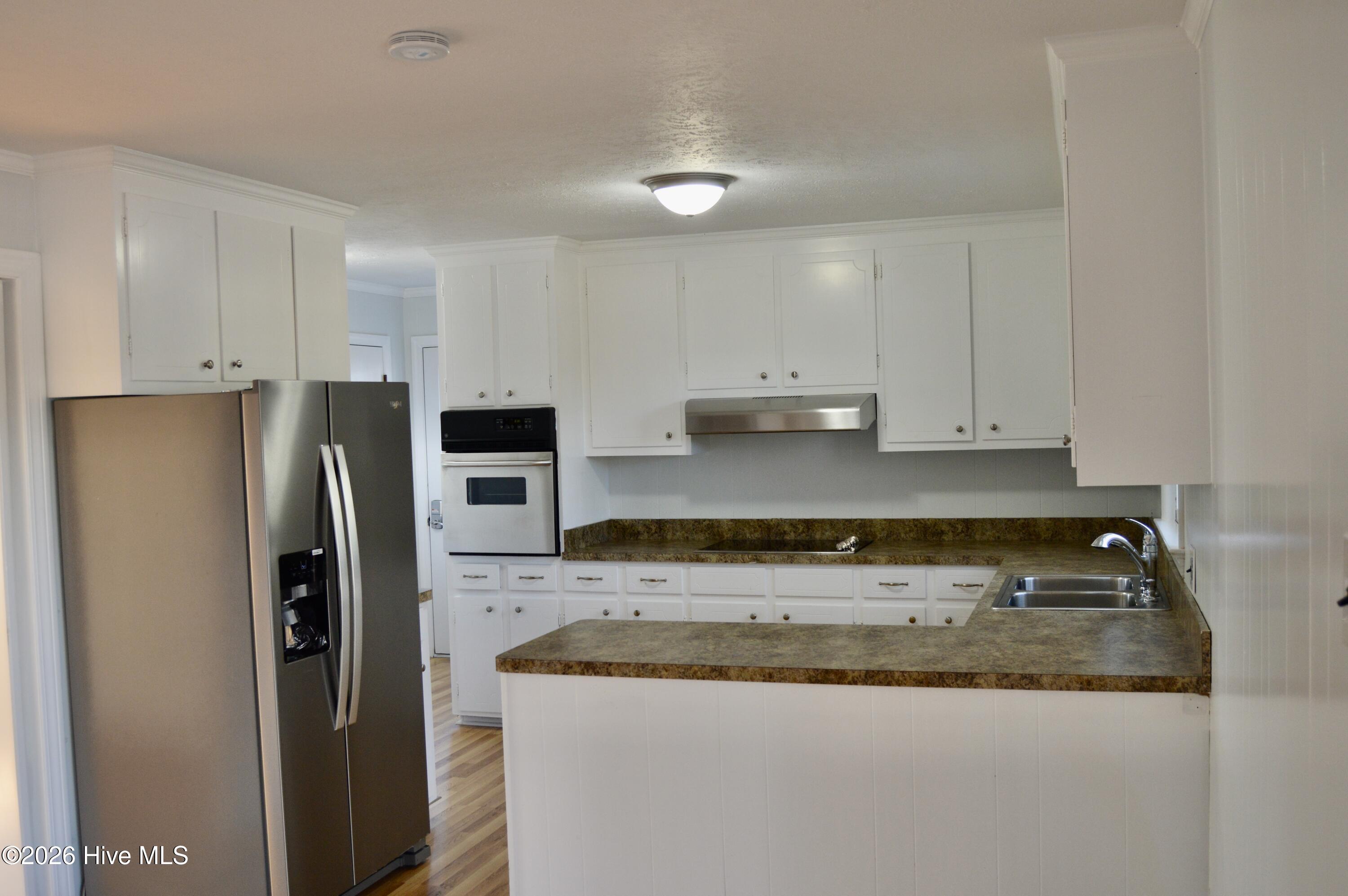 E2E8DC9B-3C13-4337-B2B7-0FB13C50B846_1_2