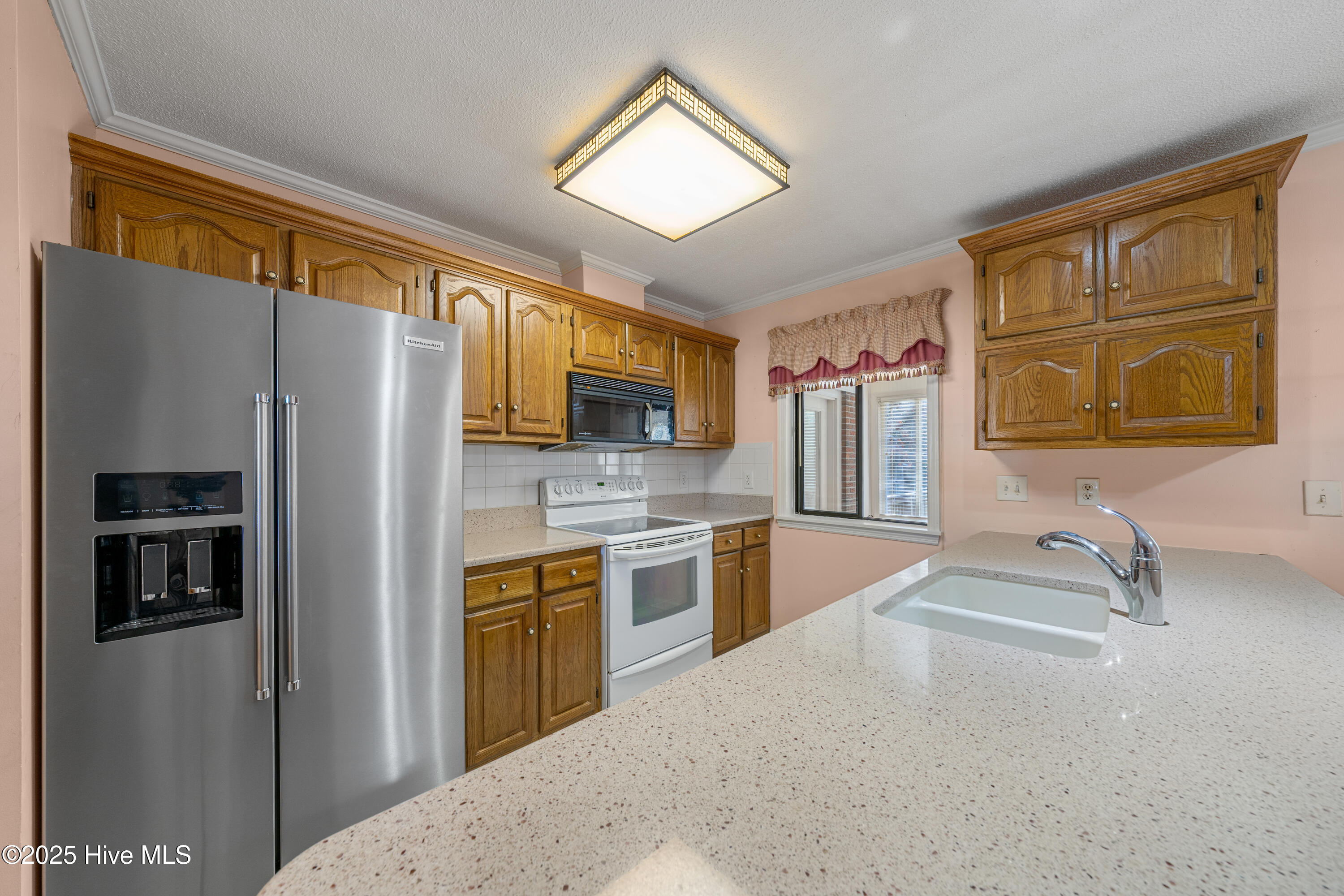 100542635 | Photo 33