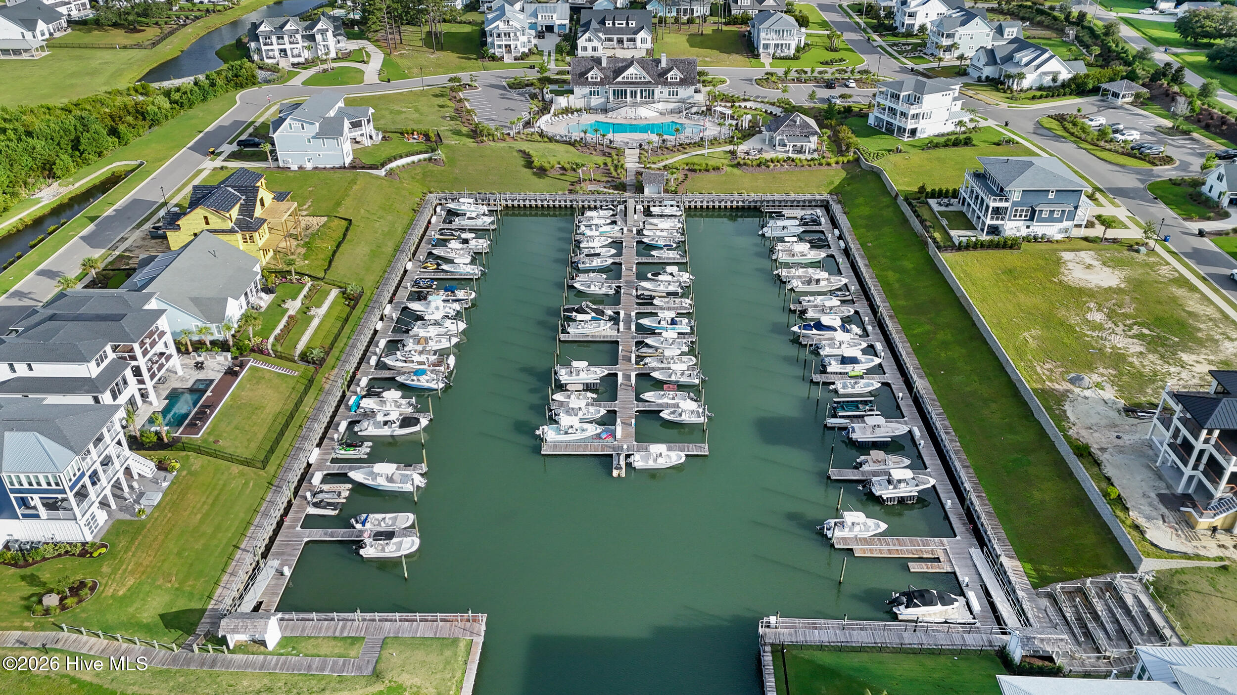 100551268 | Photo 76