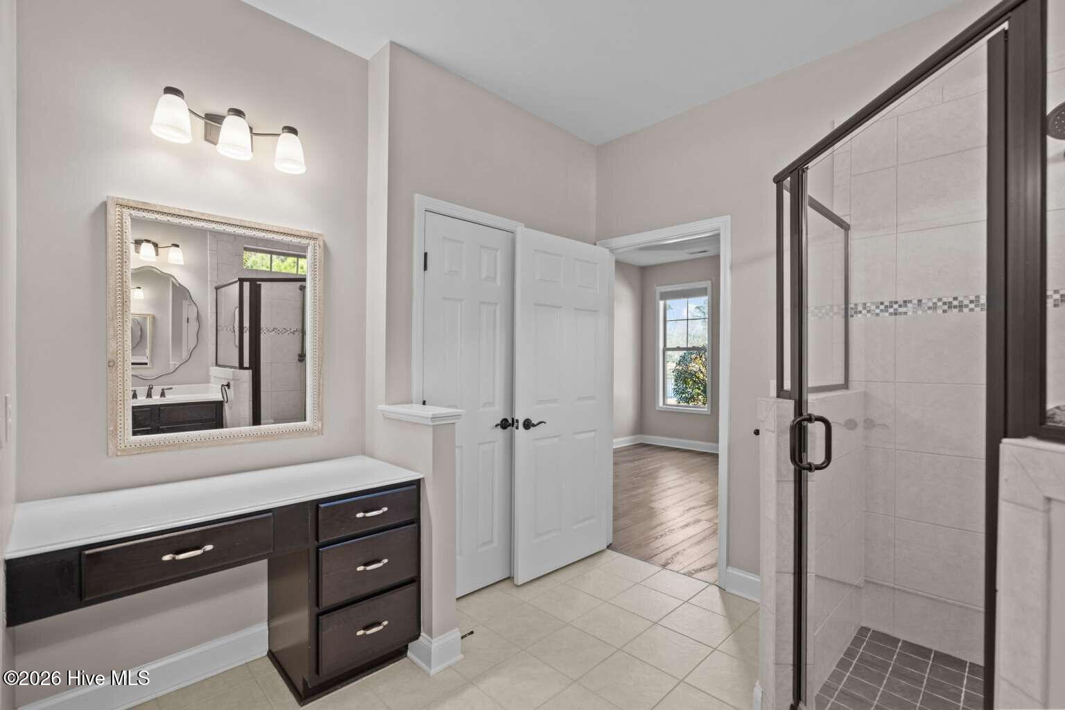 100553422 | Photo 24