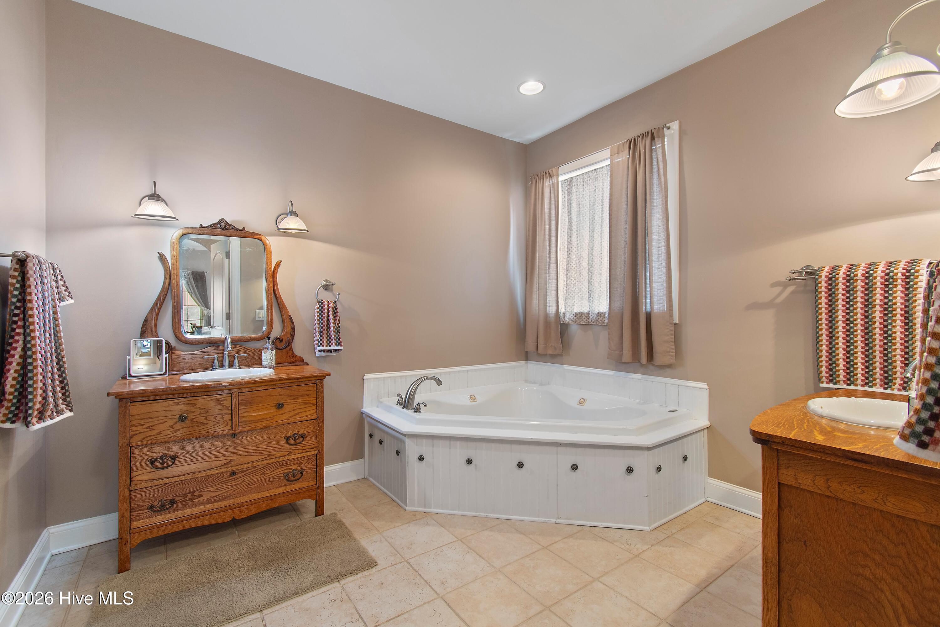 100556962 | Photo 38