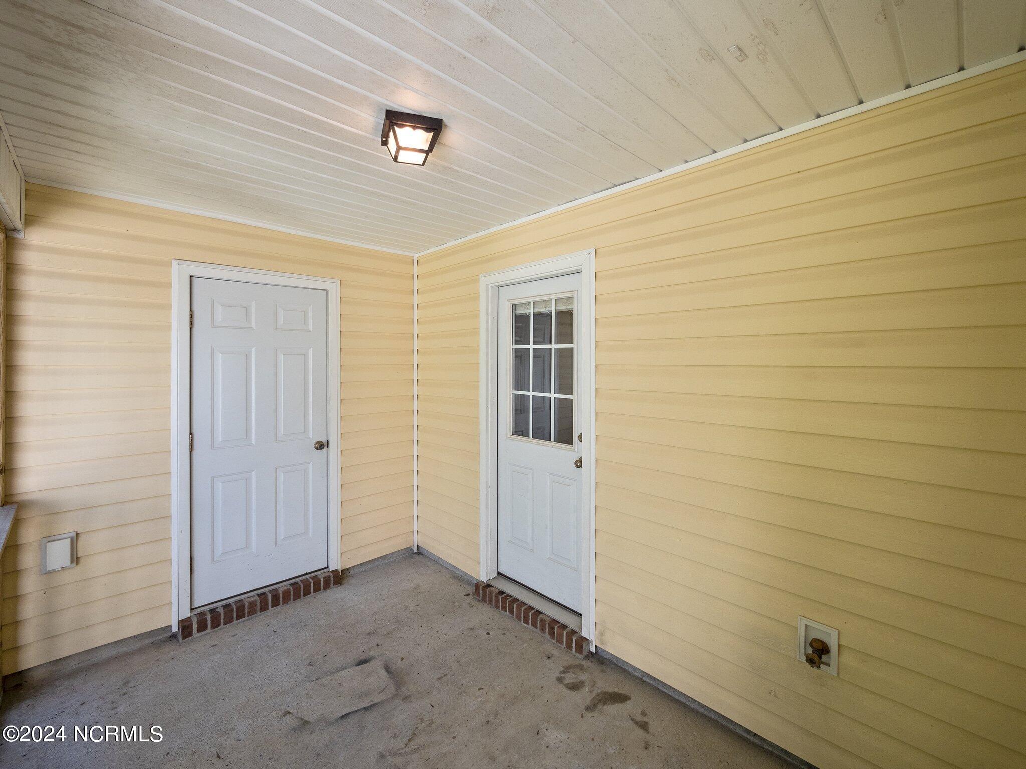 100565398 | Photo 15