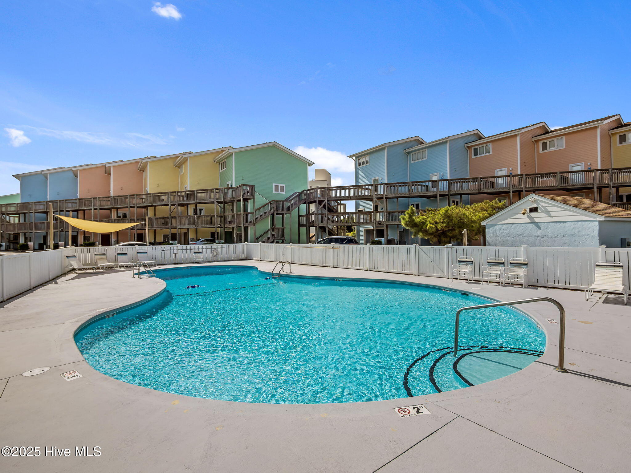 100534121 | Photo 38