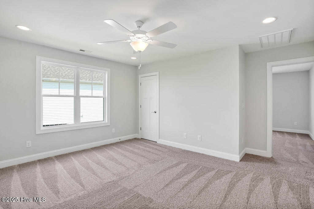 100461561 | Photo 22