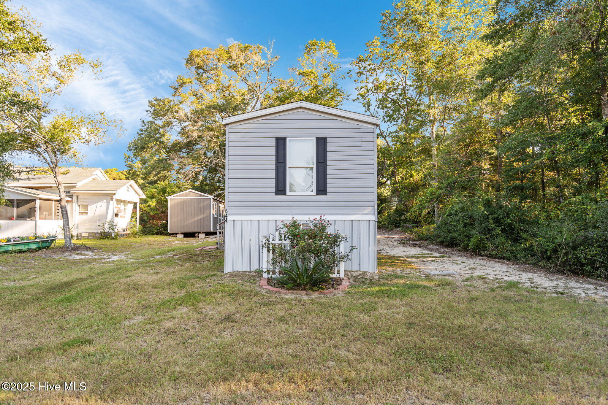 100547370 | Photo 22