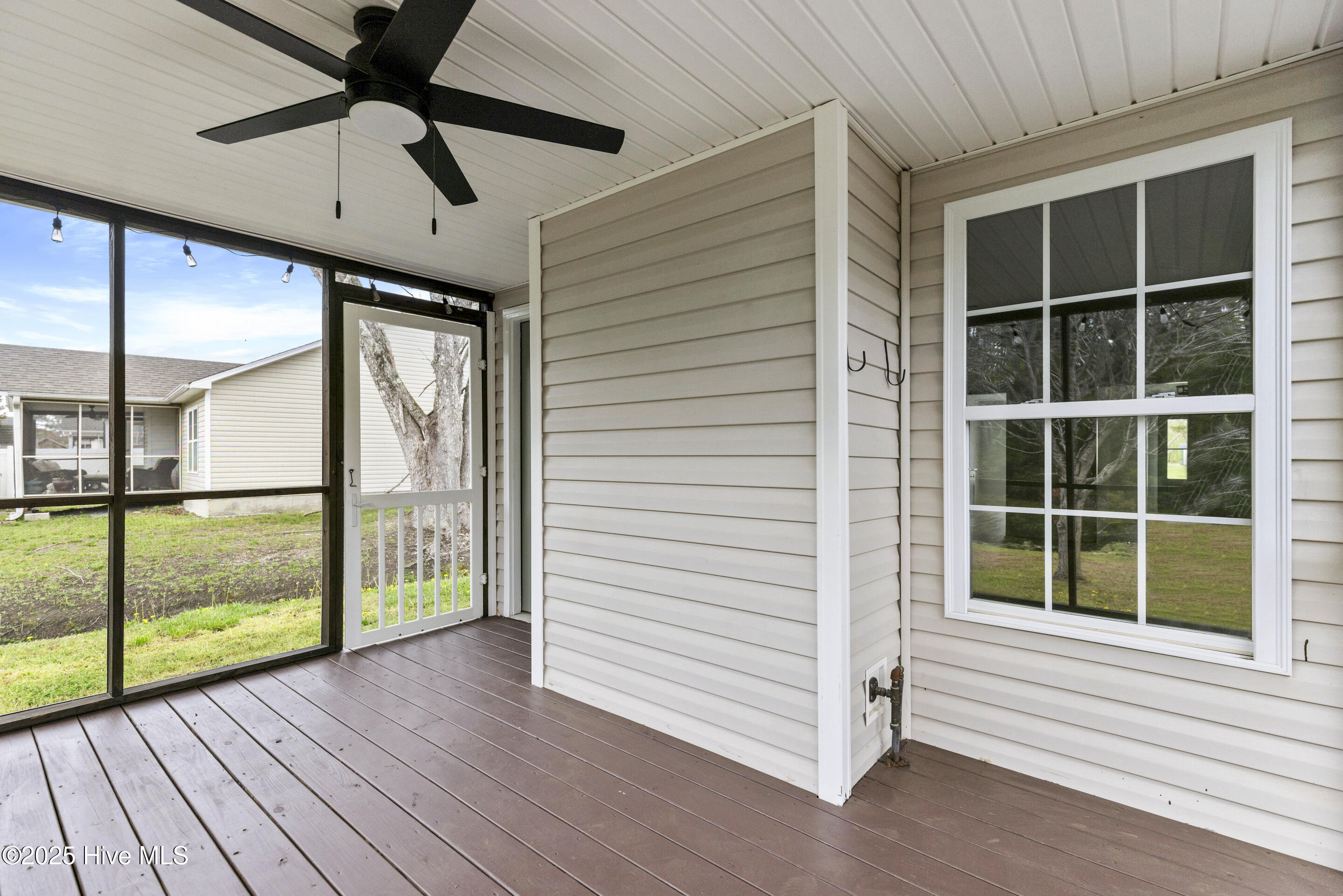 100548000 | Photo 37