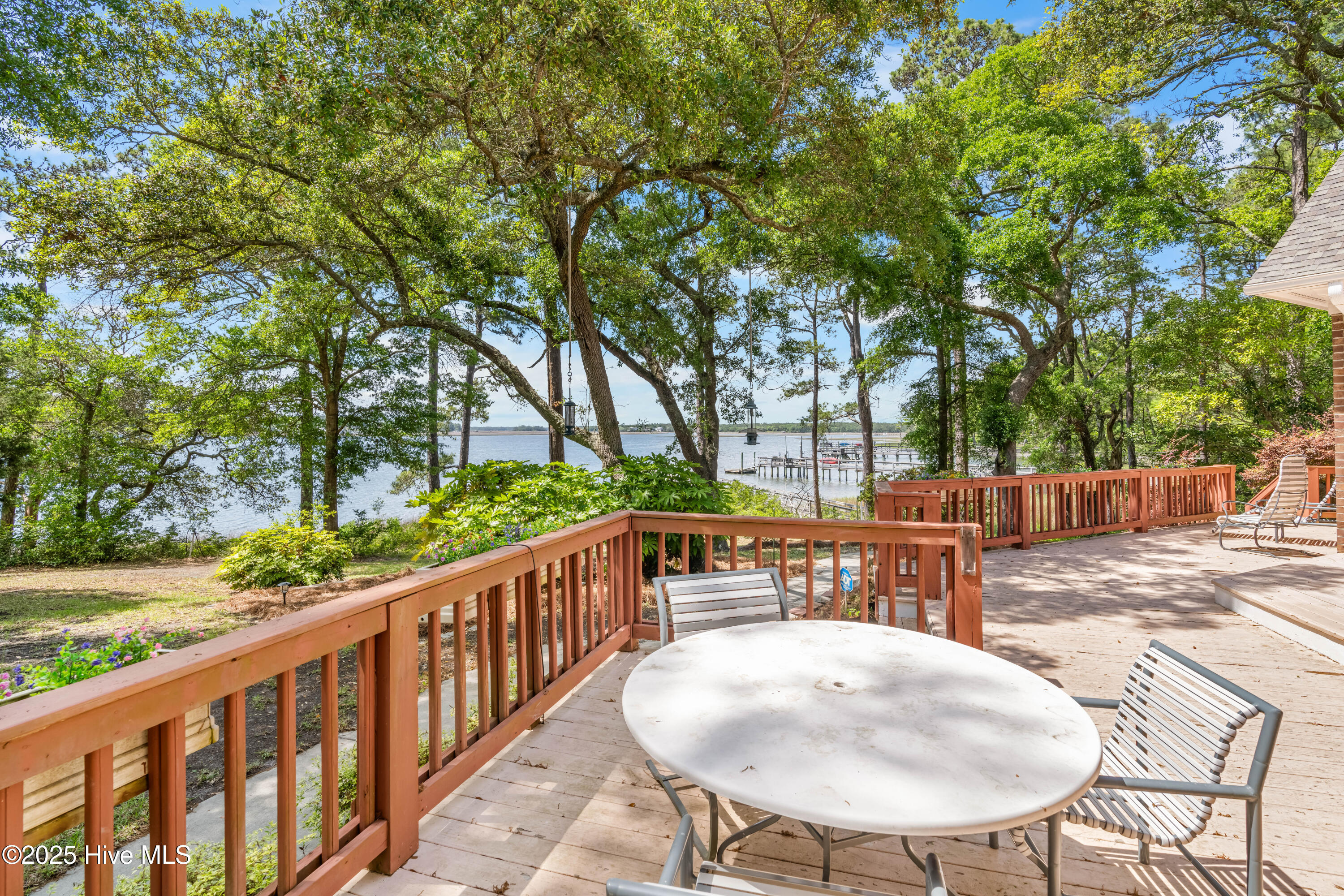 100570378 | Photo 59