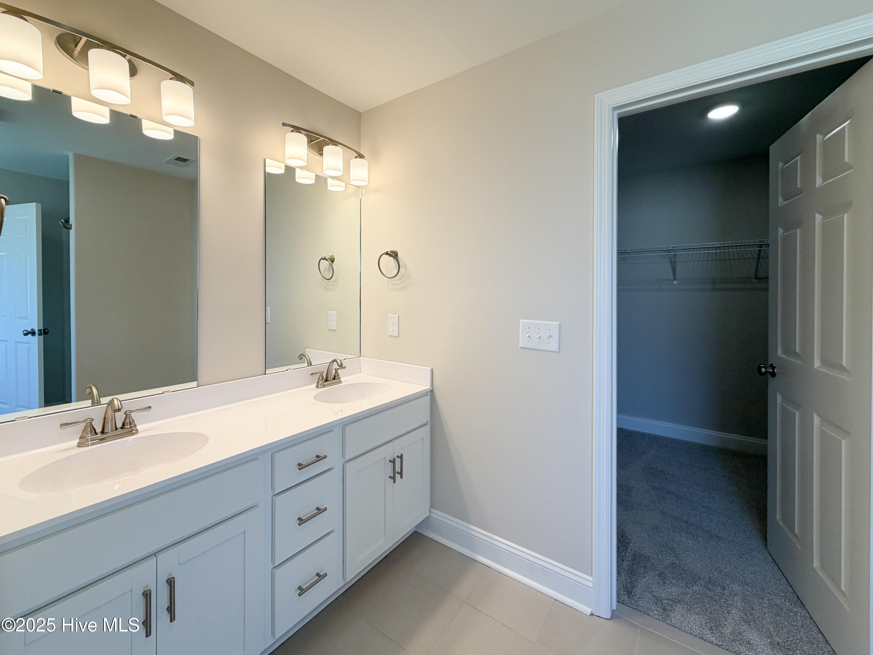 100544616 | Photo 18