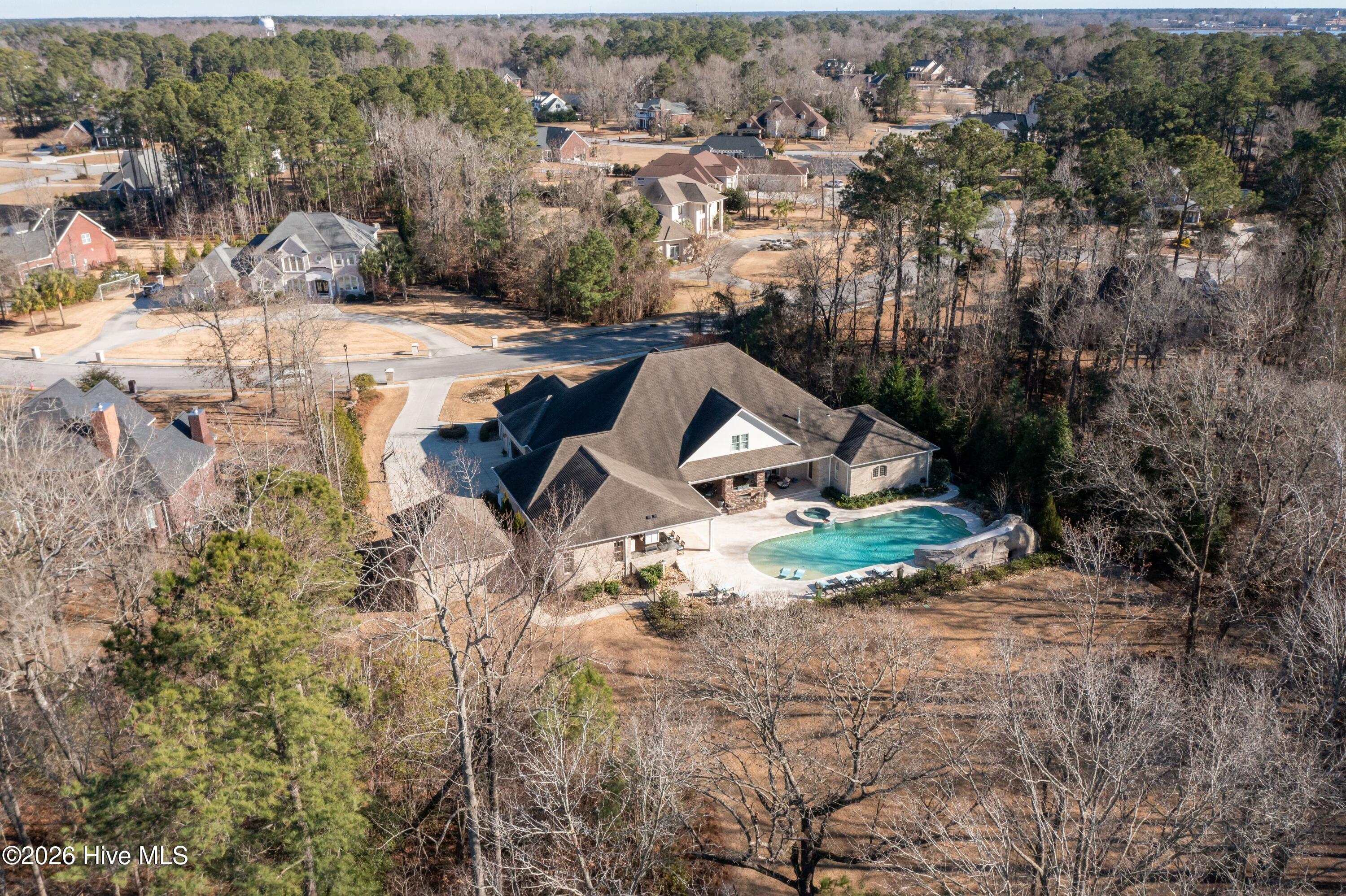 100550947 | Photo 128